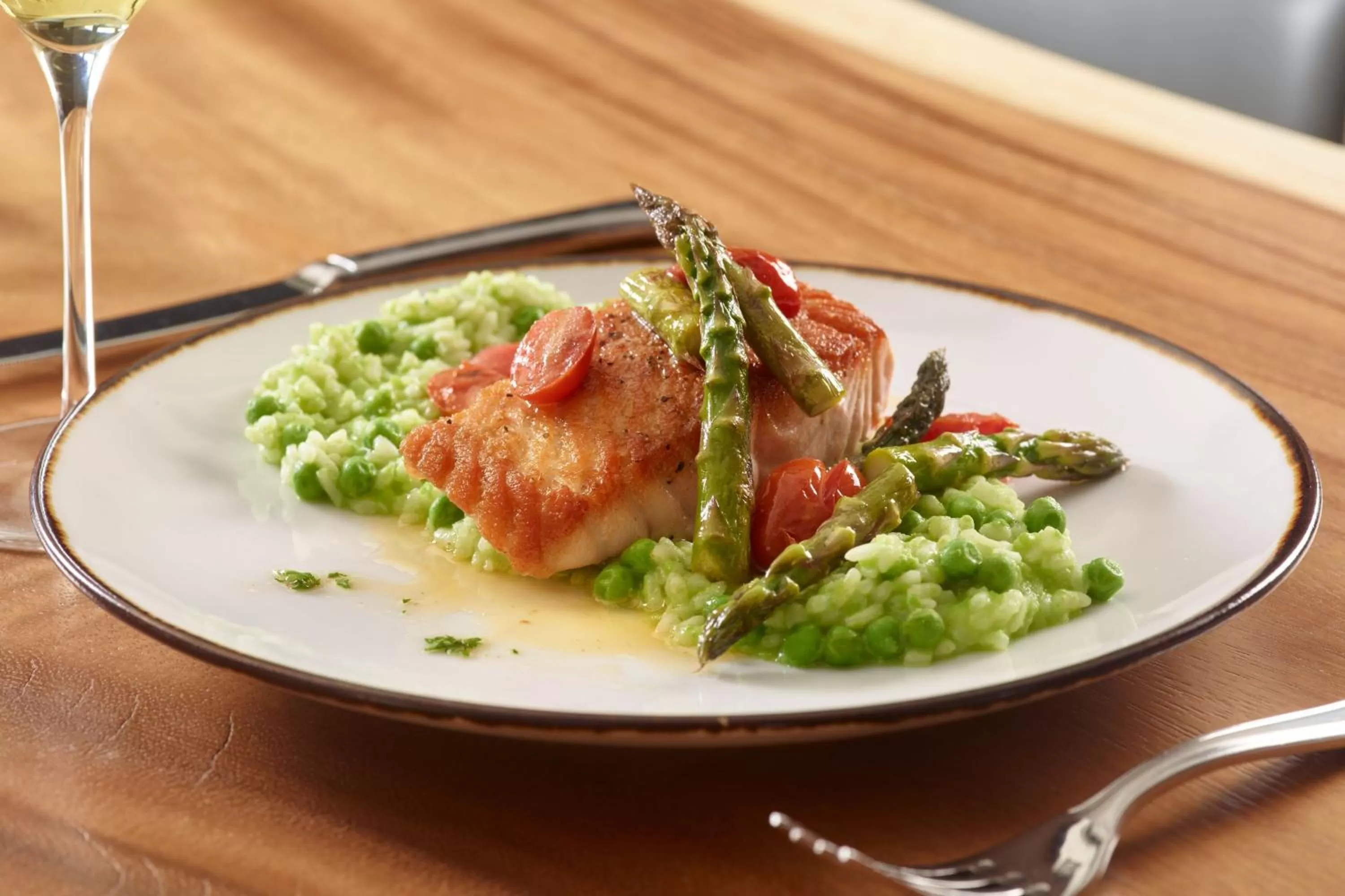 Lounge or bar in Charlotte Marriott SouthPark