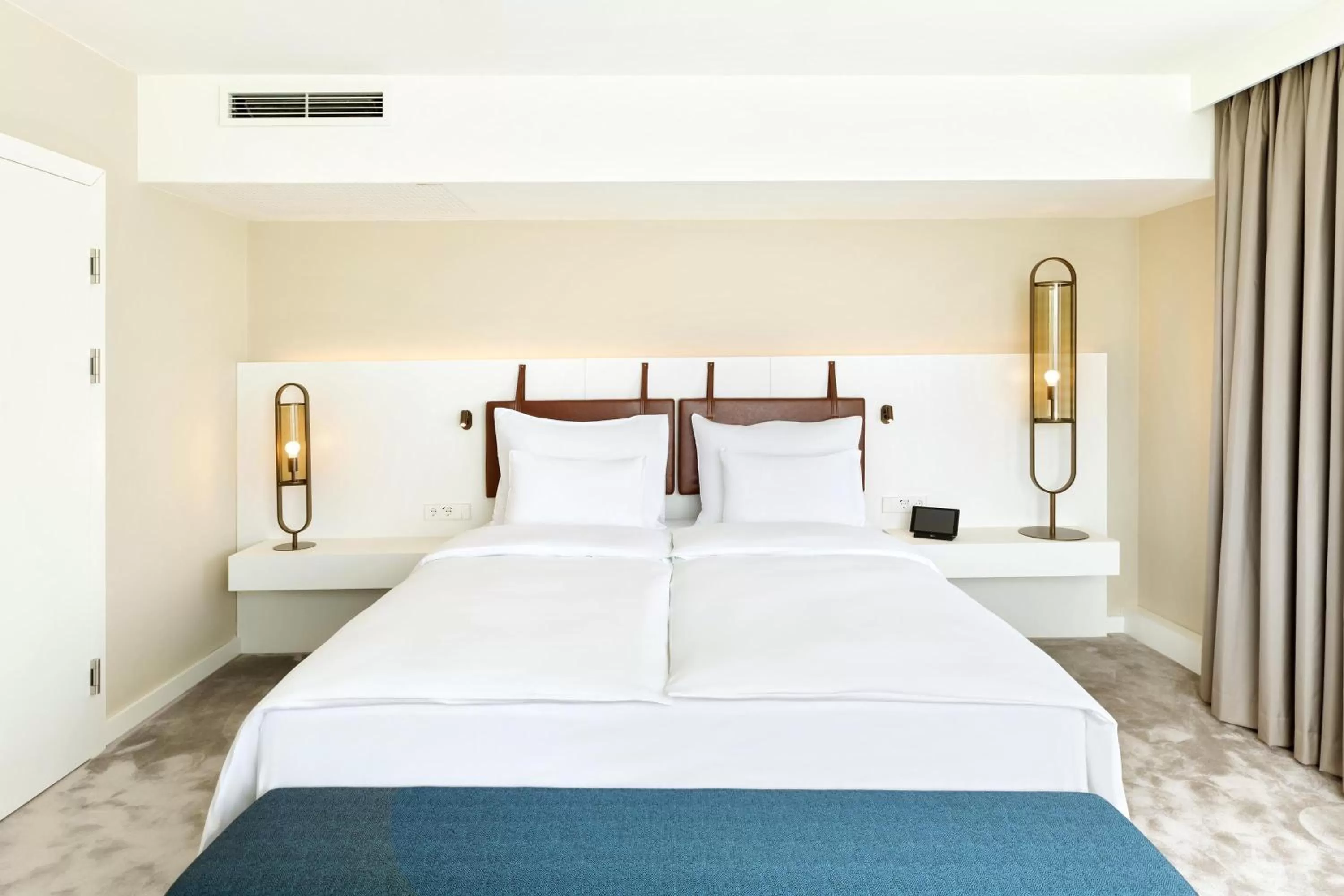 Bed in Austria Trend Hotel Bosei Wien