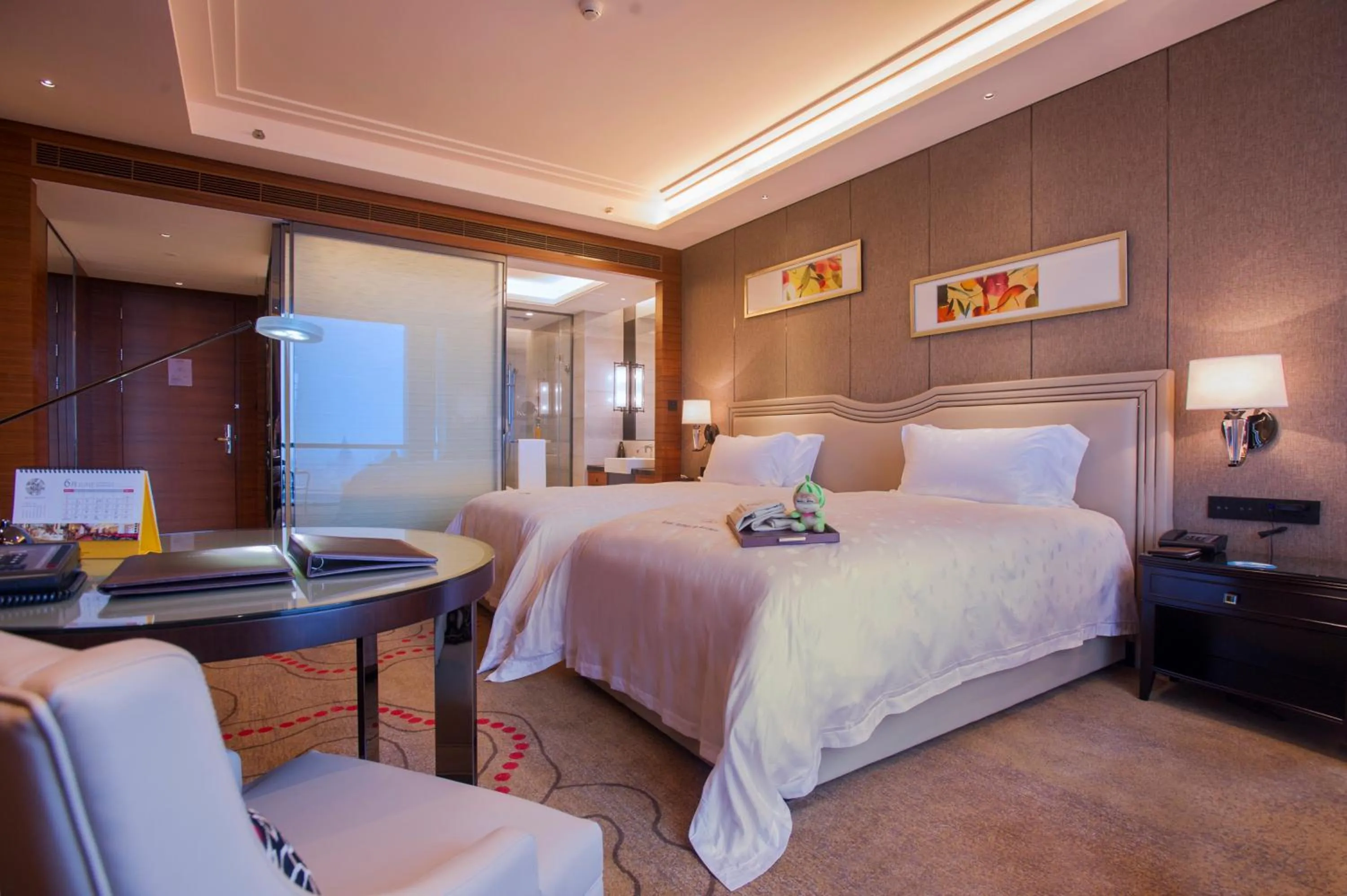 Photo of the whole room, Bed in Dongguan Kande International Hotel