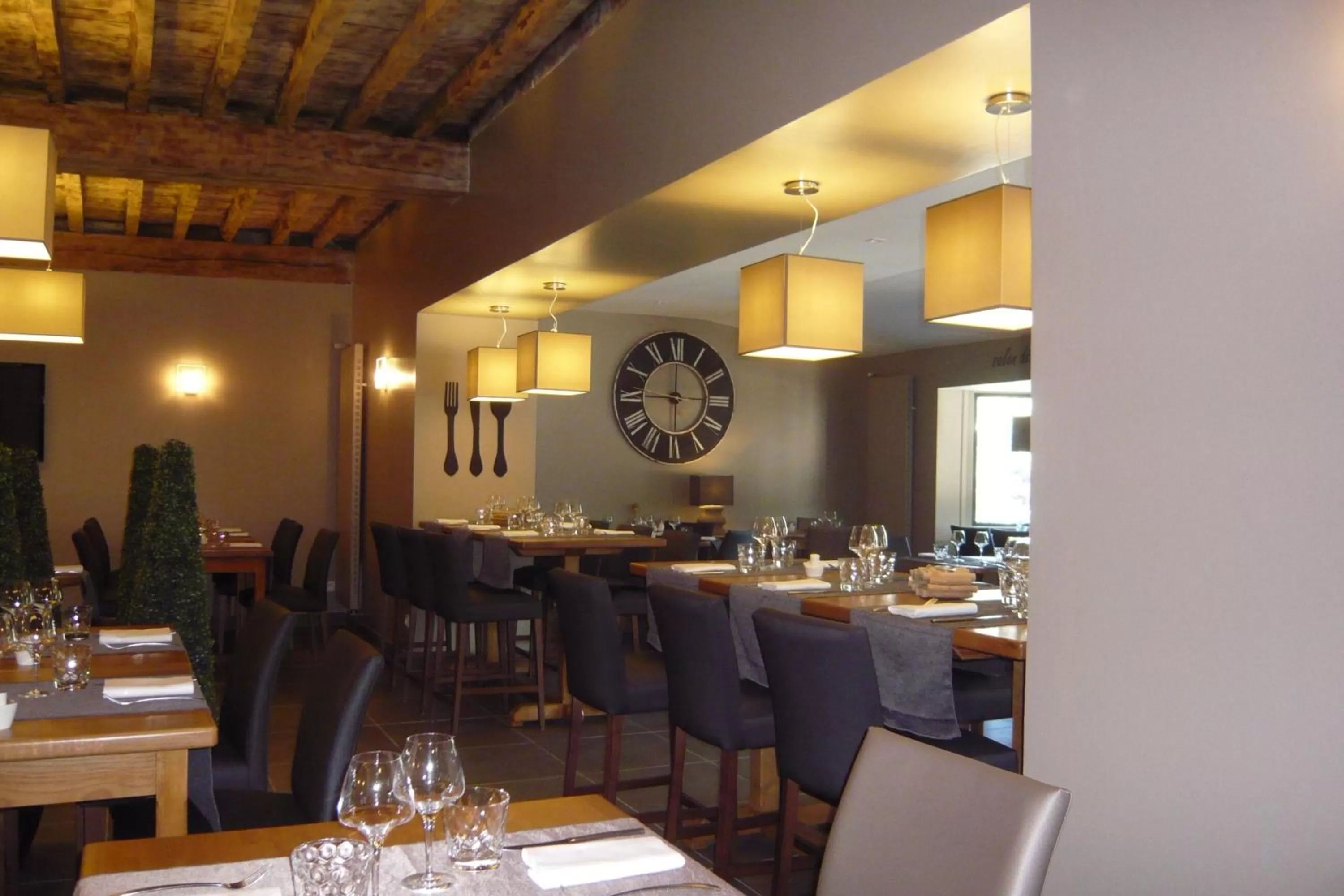 Restaurant/places to eat in Logis Hôtel Burnichon