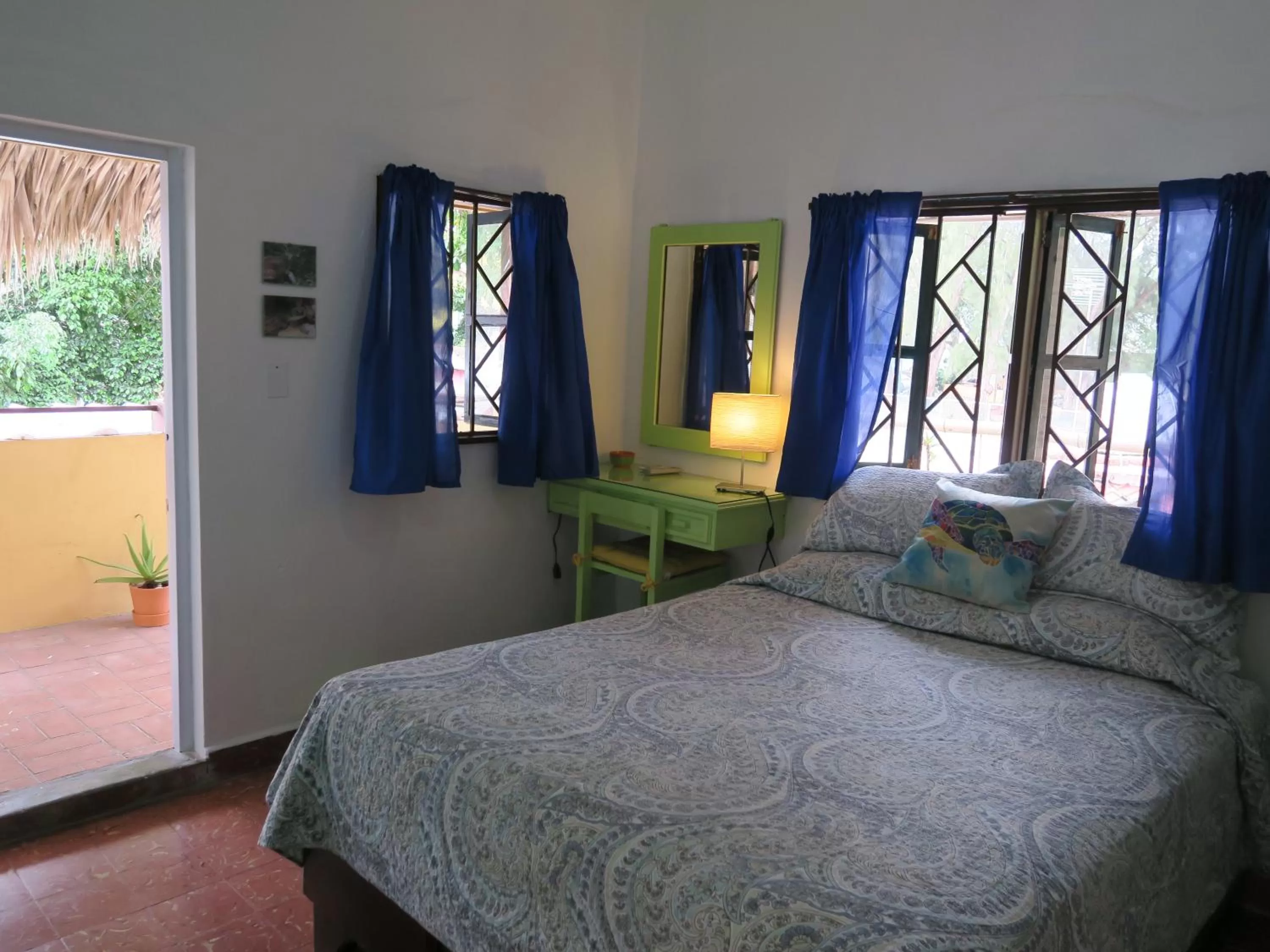 Decorative detail, Bed in Hotel Club Rolling Stone