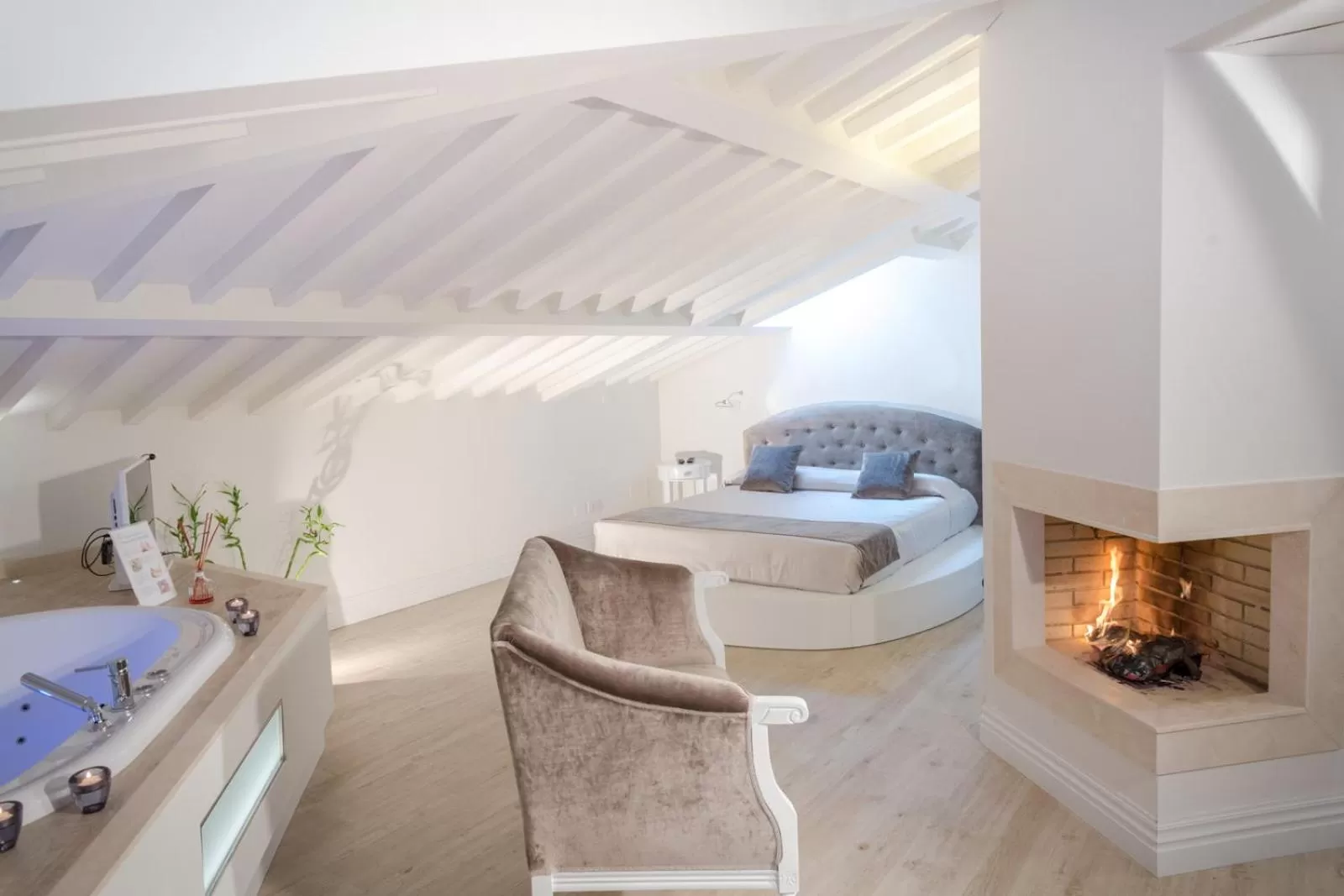 Bedroom in VILLA LIBERTY Boutique Hotel - Borgo Capitano Collection