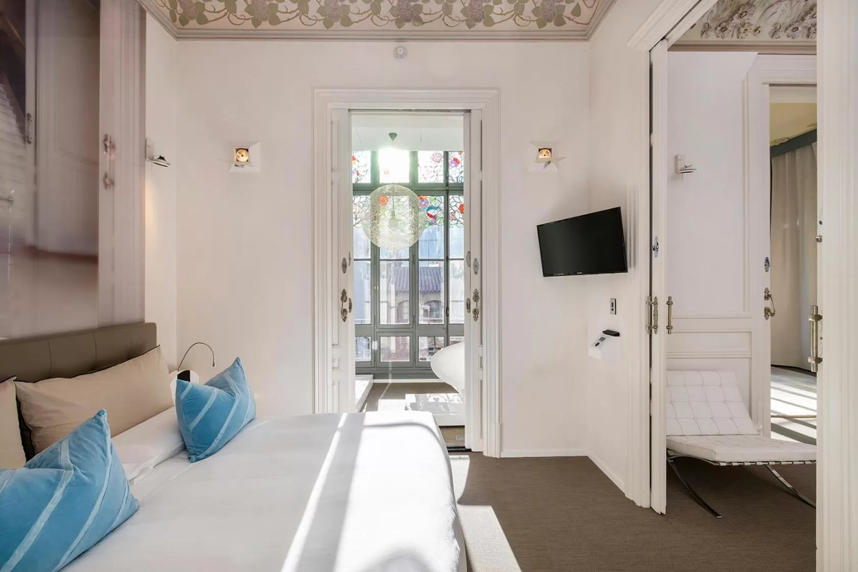 Photo of the whole room, Bed in El Palauet Modernist Suites Barcelona