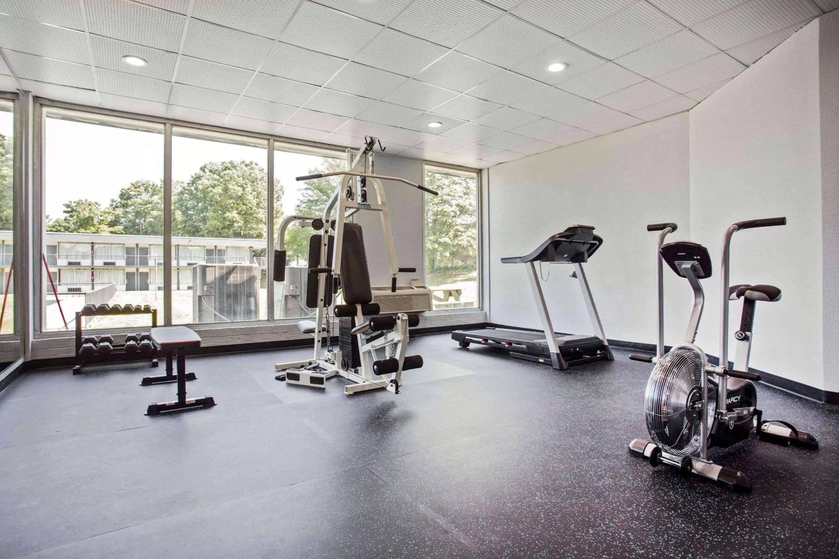 Fitness centre/facilities in Quality Inn & Suites University Area