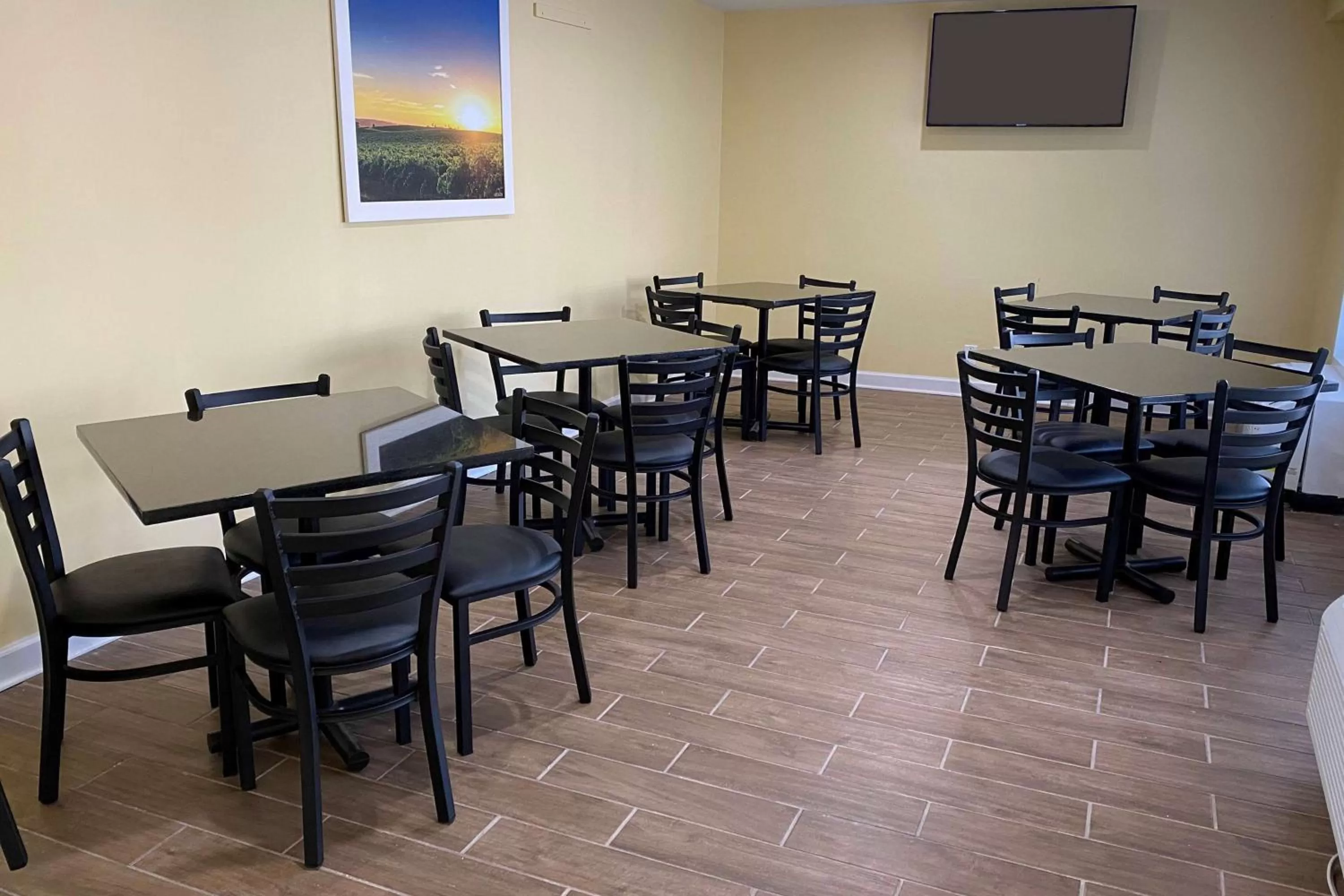 Restaurant/places to eat in Days Inn by Wyndham Atlanta/Southlake/Morrow