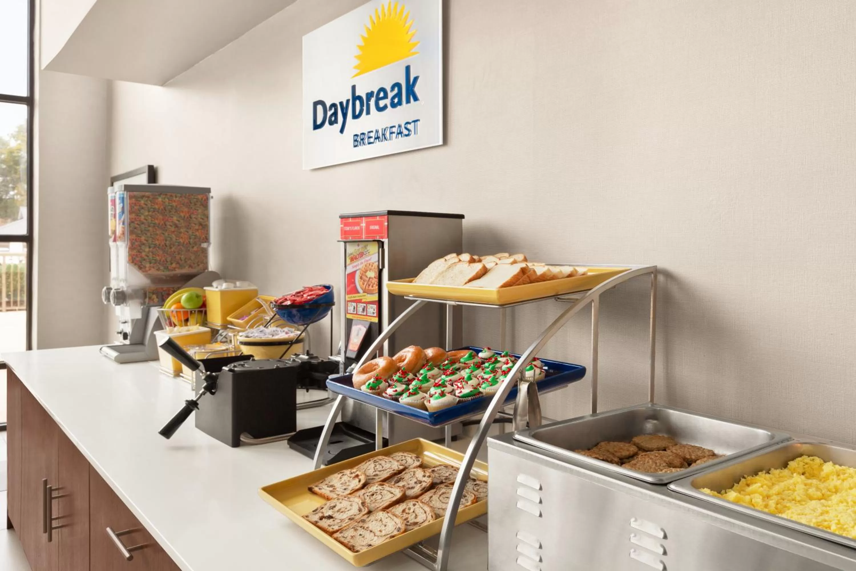 Continental breakfast in Days Inn & Suites by Wyndham Savannah Midtown