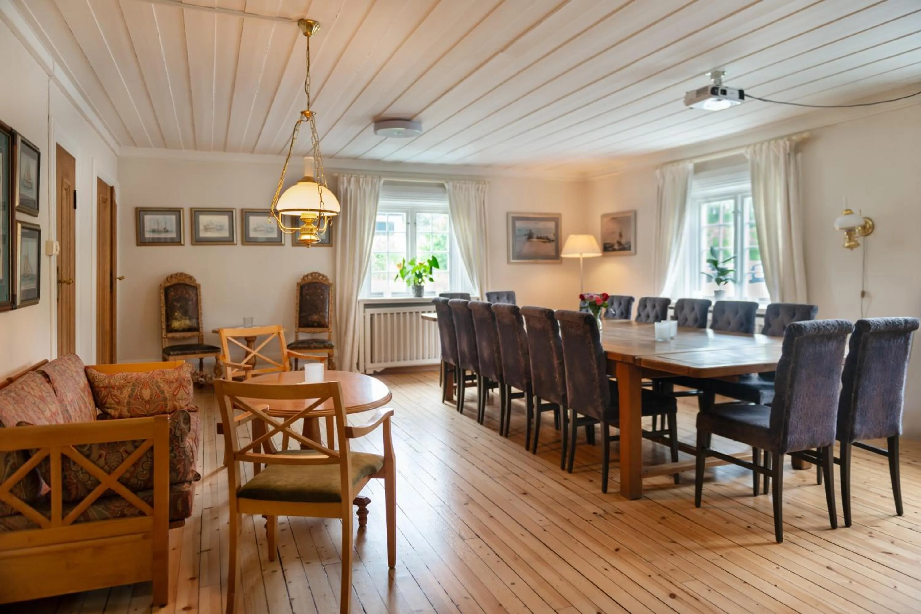 Restaurant/places to eat in Quality Hotel Leangkollen