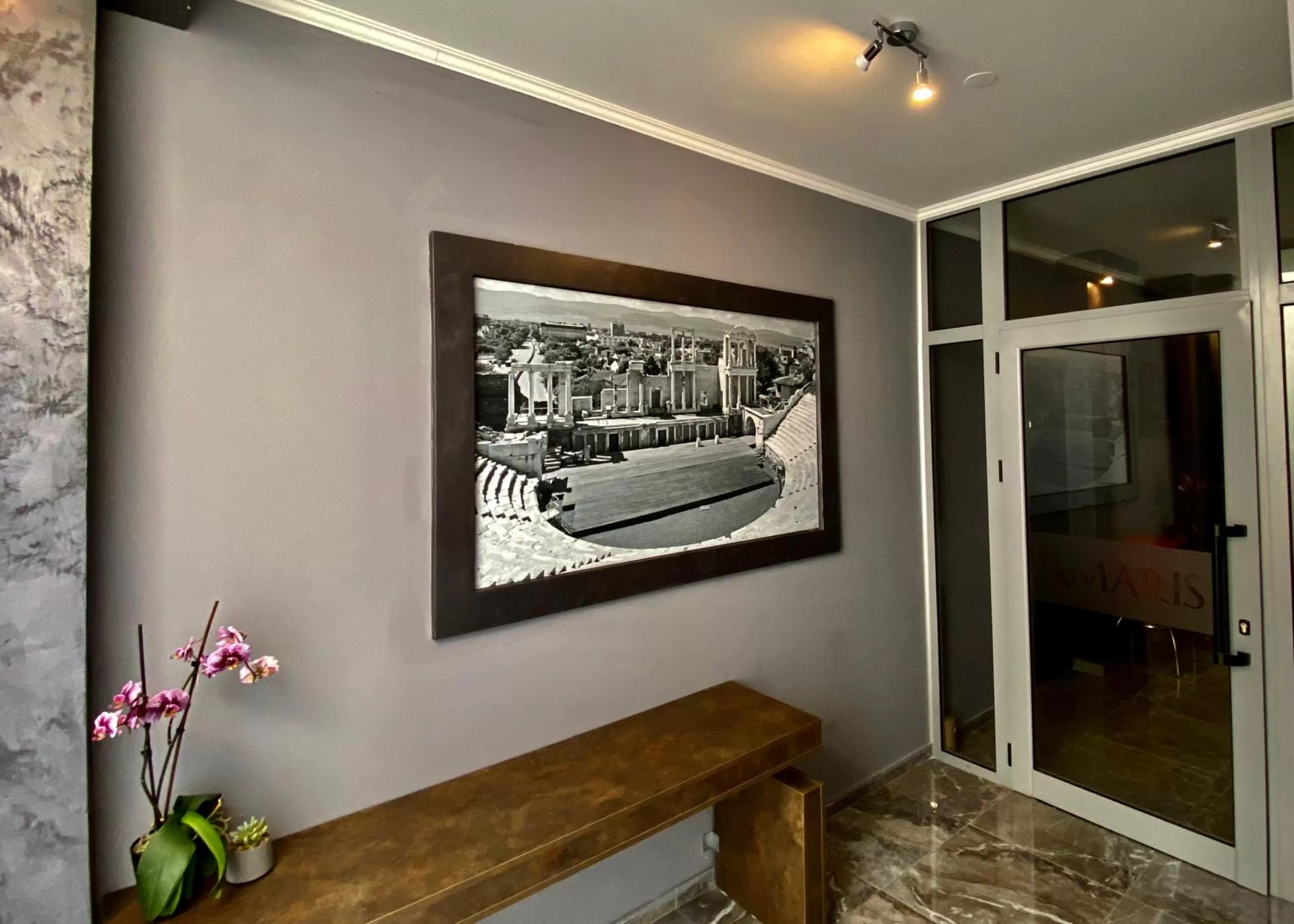 Luxury Apartments Ivon