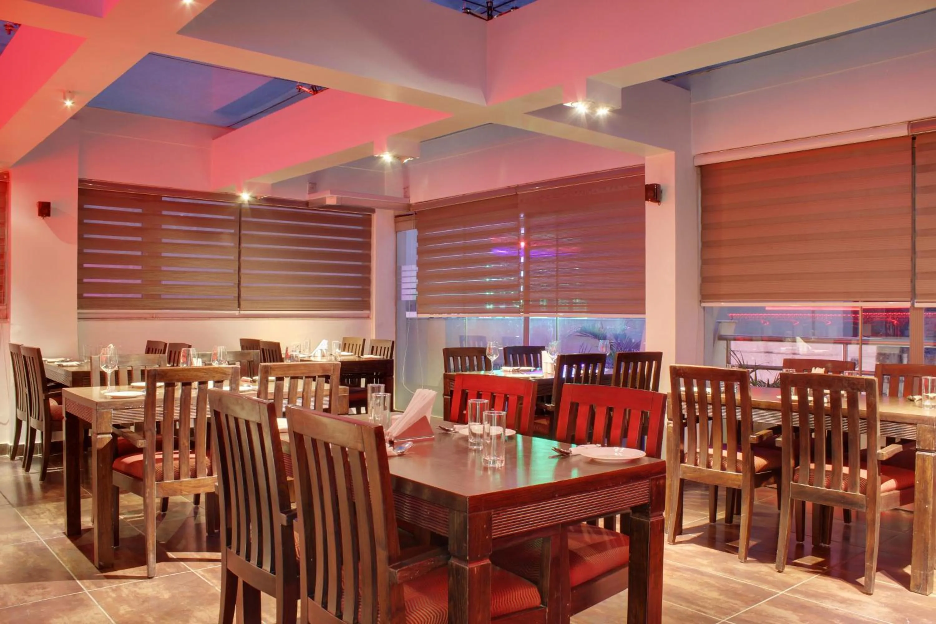 Restaurant/Places to Eat in Hotel GODWIN DELUXE - New Delhi Railway Station - Paharganj