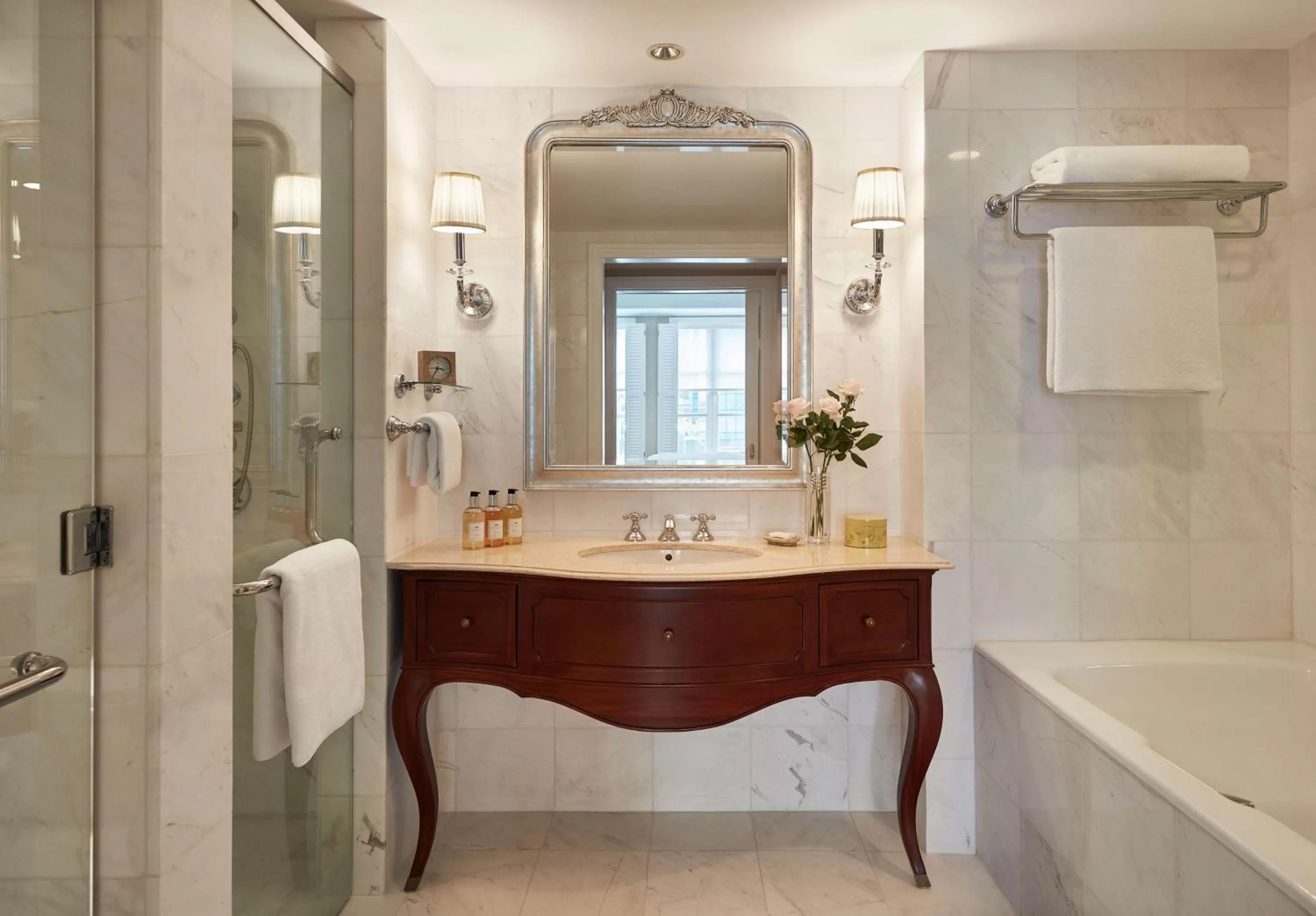 Hot Tub in Park Hyatt Saigon