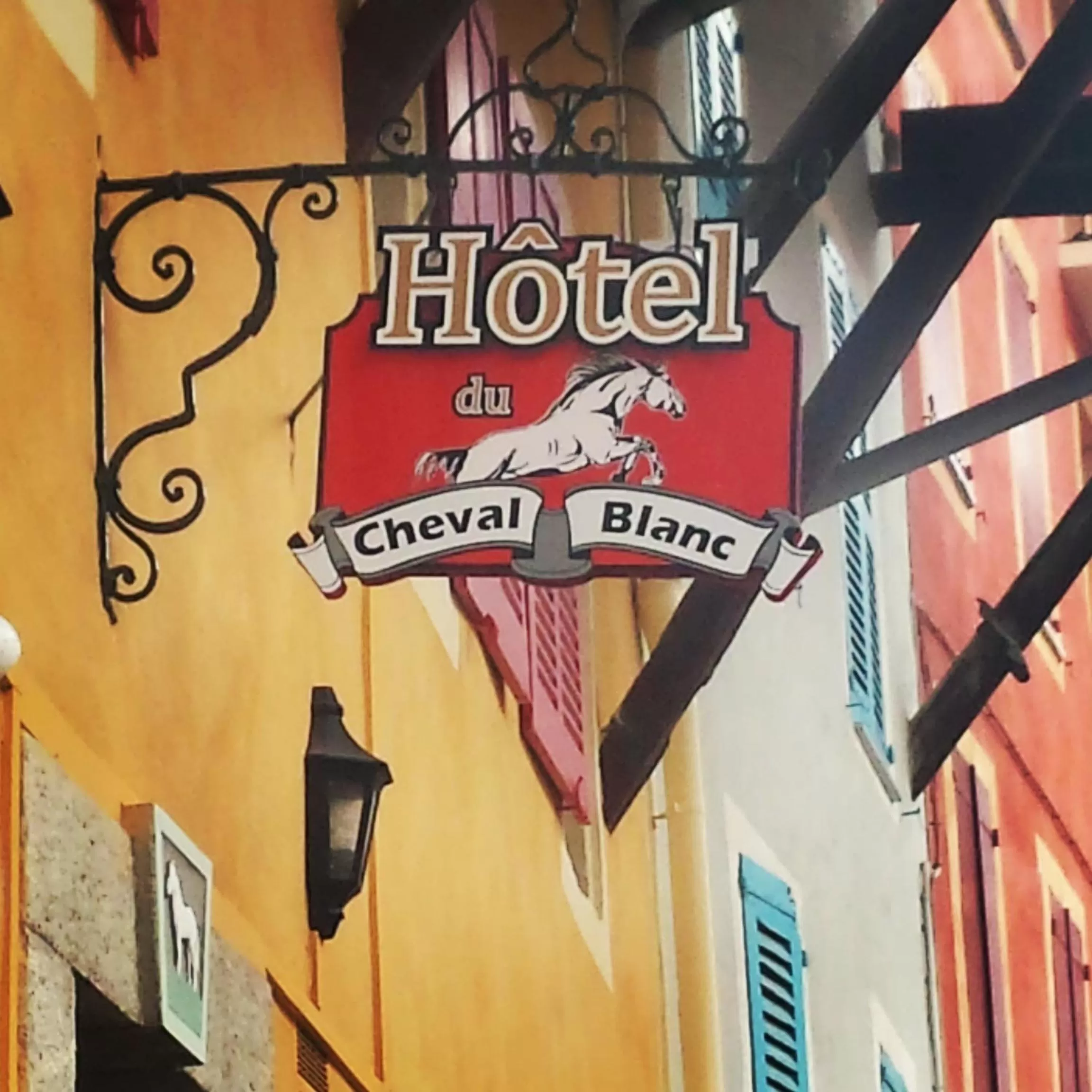 Facade/entrance in Hôtel Du Cheval Blanc Barcelonnette