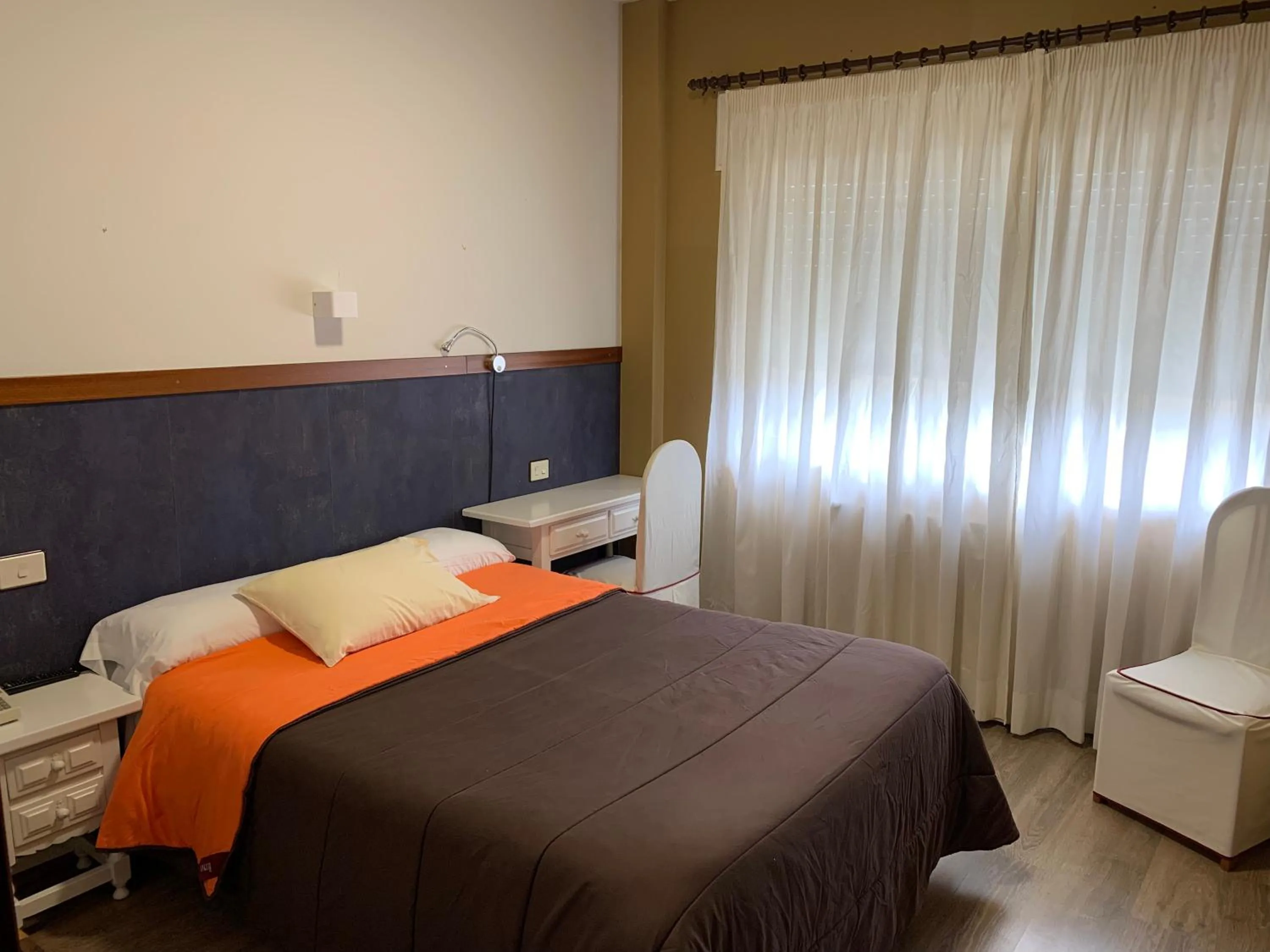 Bedroom, Bed in Hotel Los Olmos