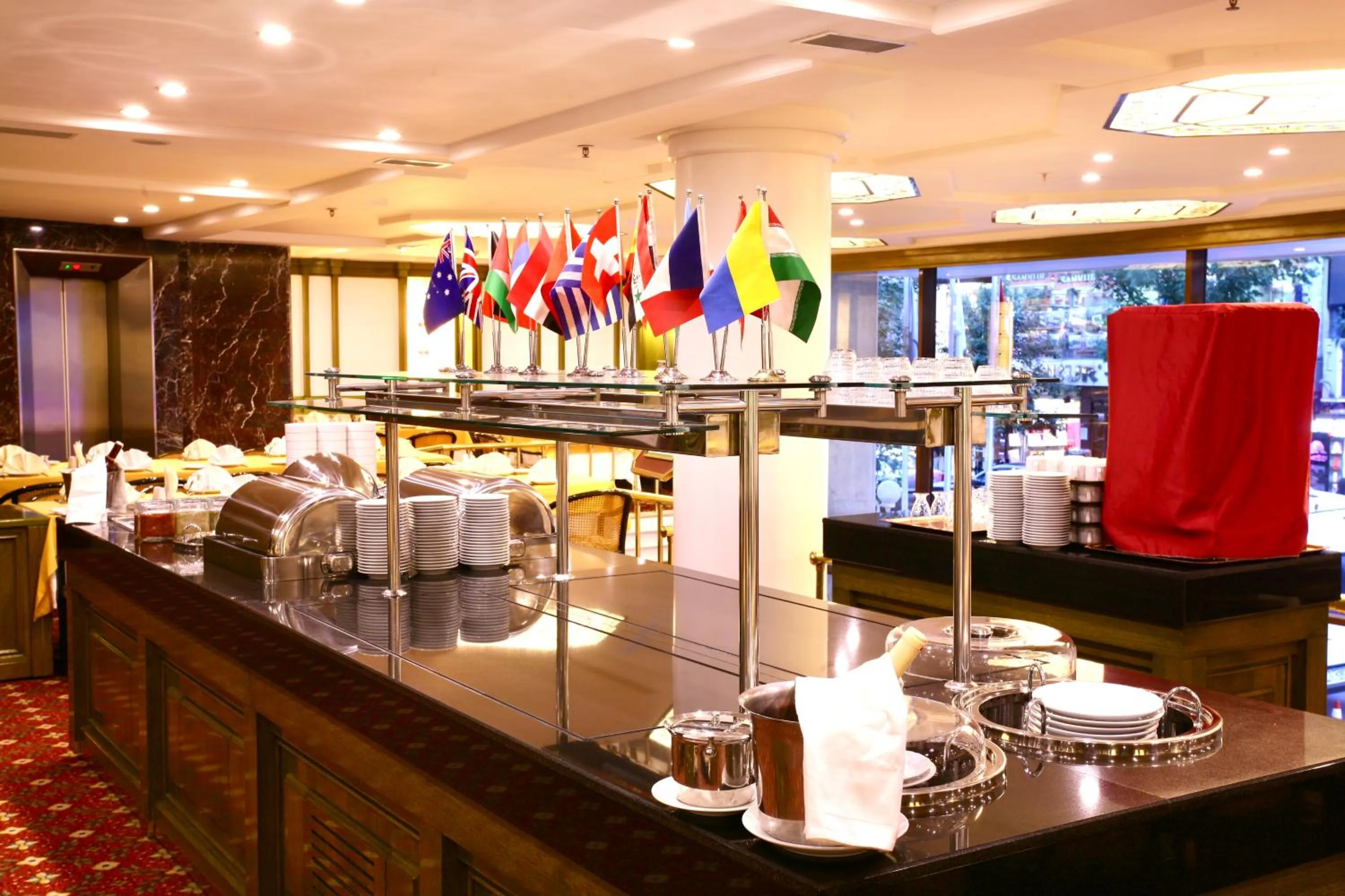 Restaurant/places to eat in Istanbul Royal Hotel