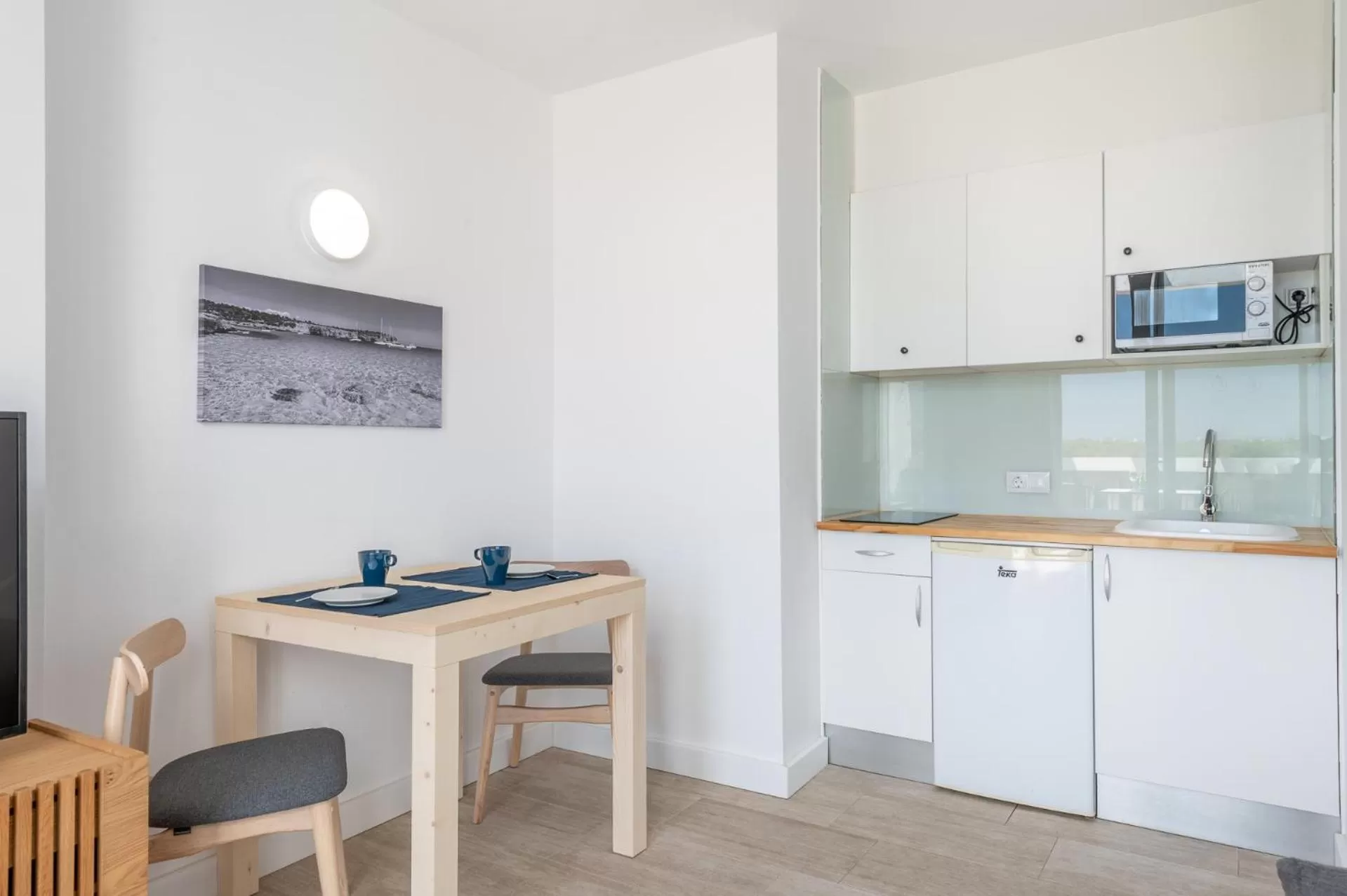 Kitchen or kitchenette in Orange Colom - Seaside Apartments