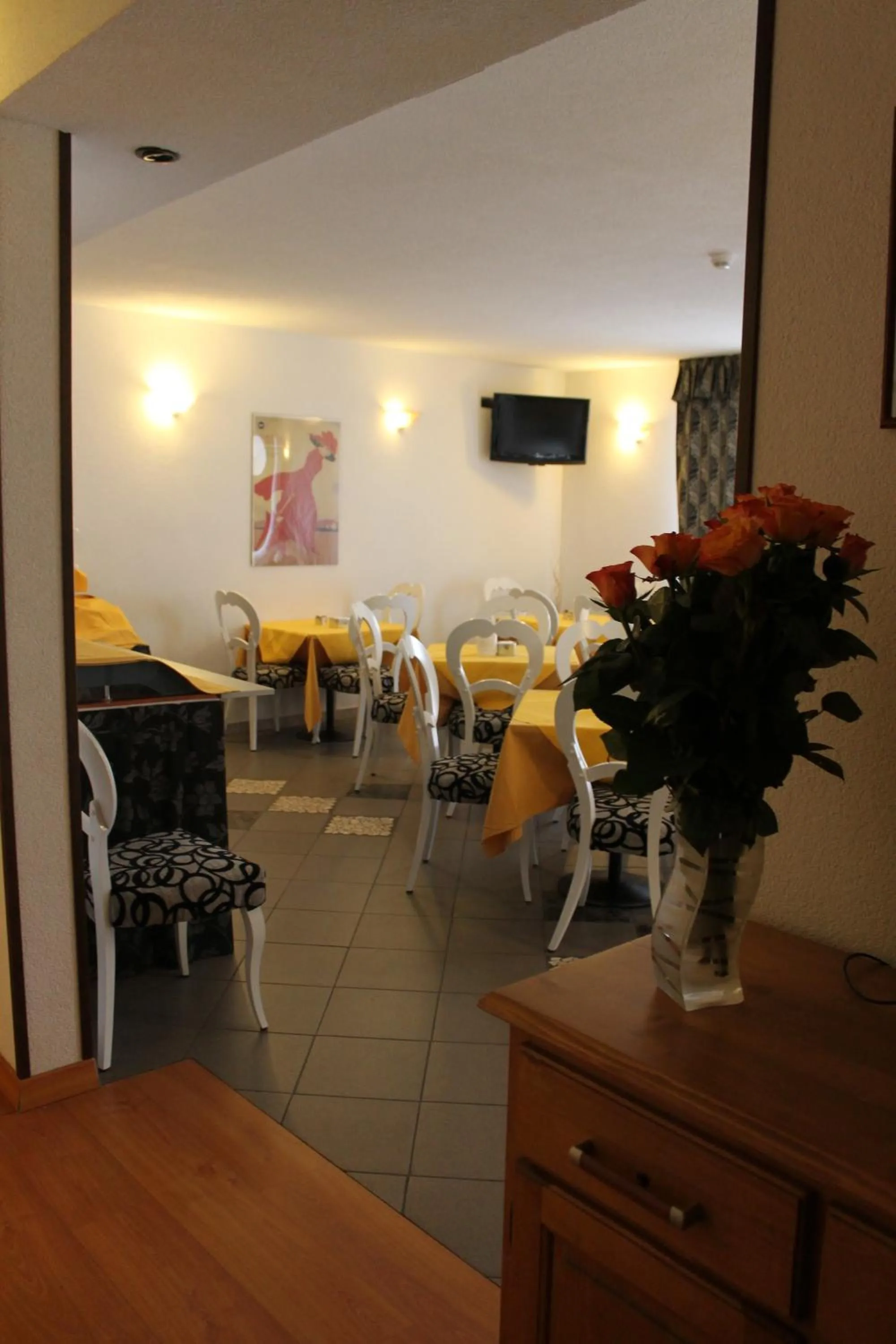 Restaurant/places to eat in Hotel Centrale