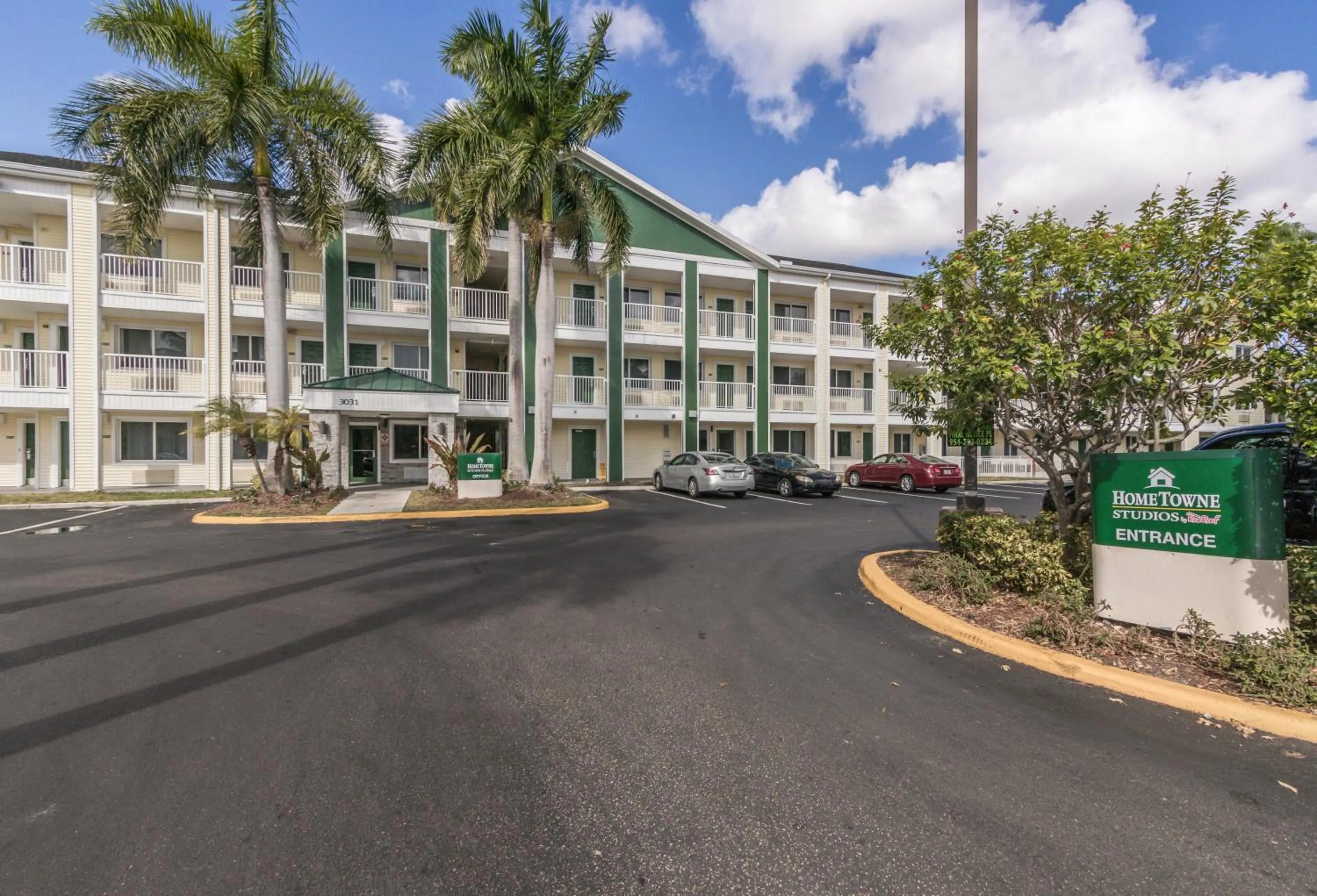 Property building in HomeTowne Studios by Red Roof Fort Lauderdale