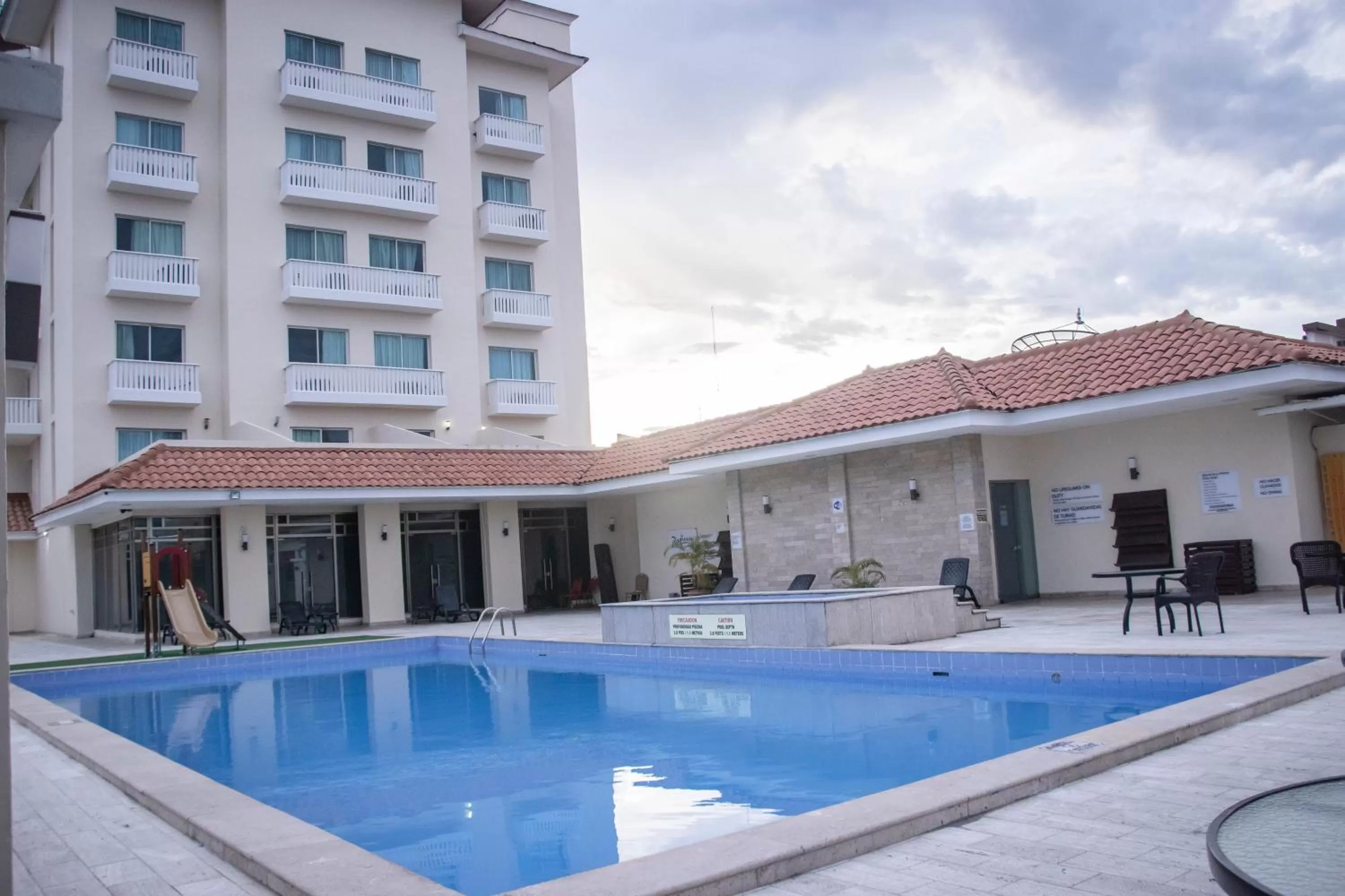 Swimming pool in Radisson Colon 2,000 Hotel & Casino
