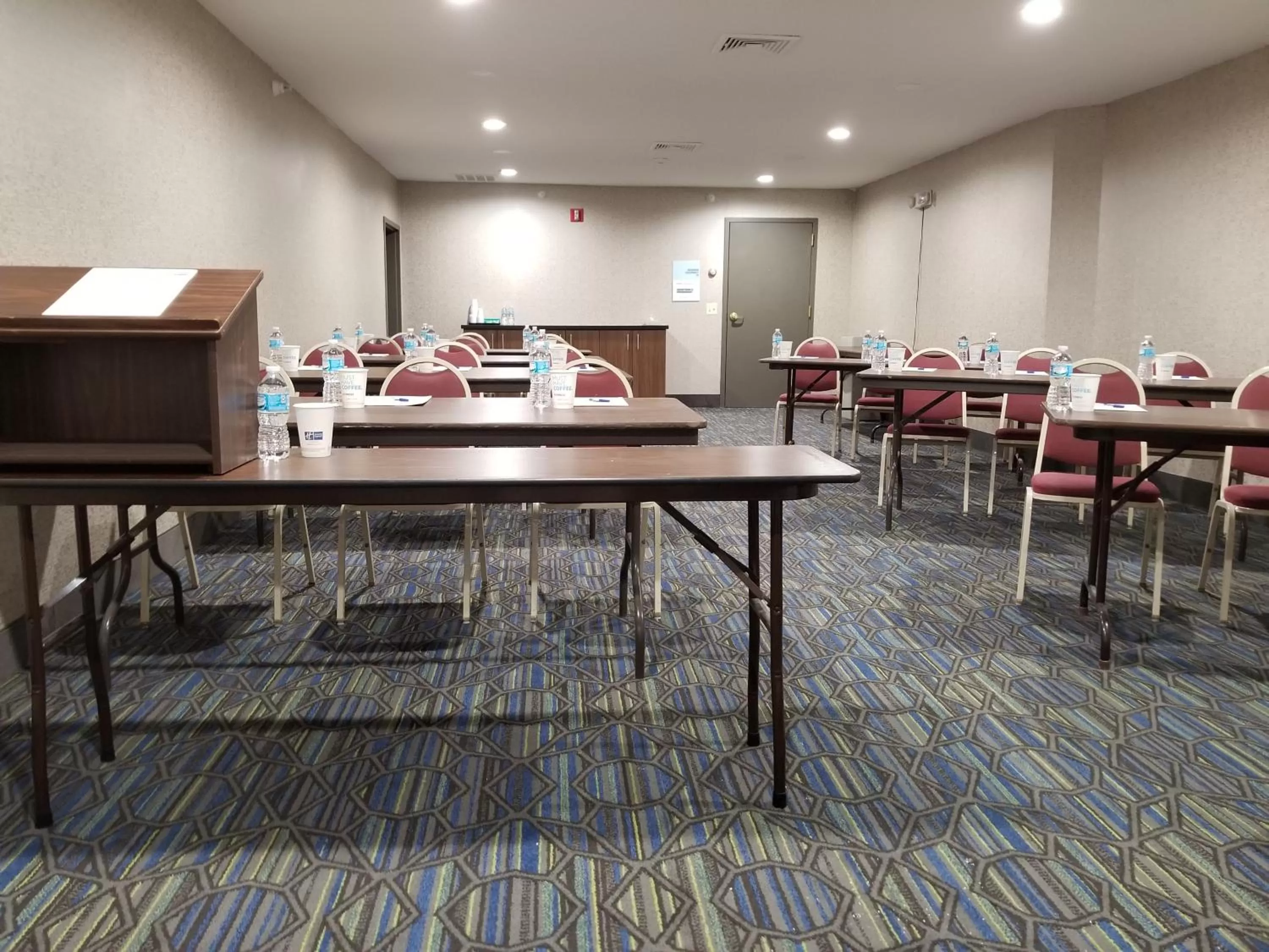 Meeting/conference room in Holiday Inn Express Birch Run-Frankenmuth Area by IHG