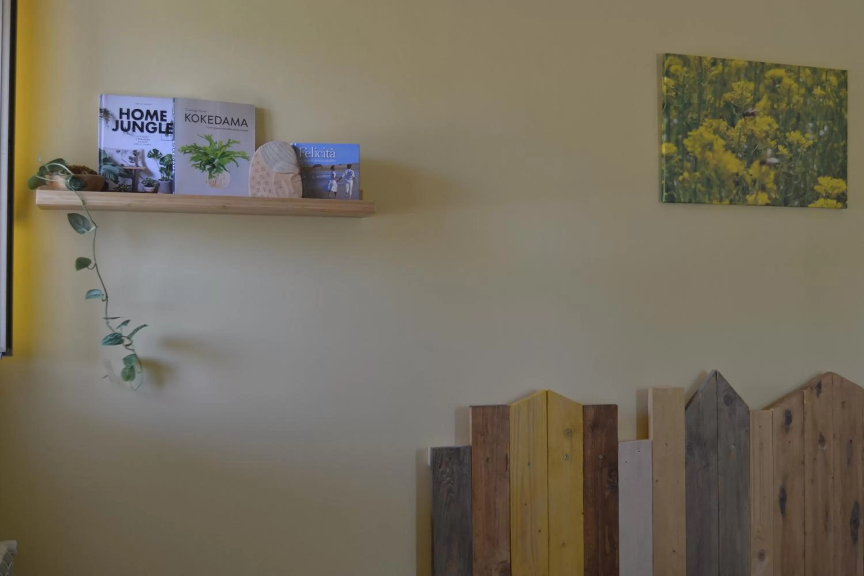 Decorative detail in Agriostello Riparo