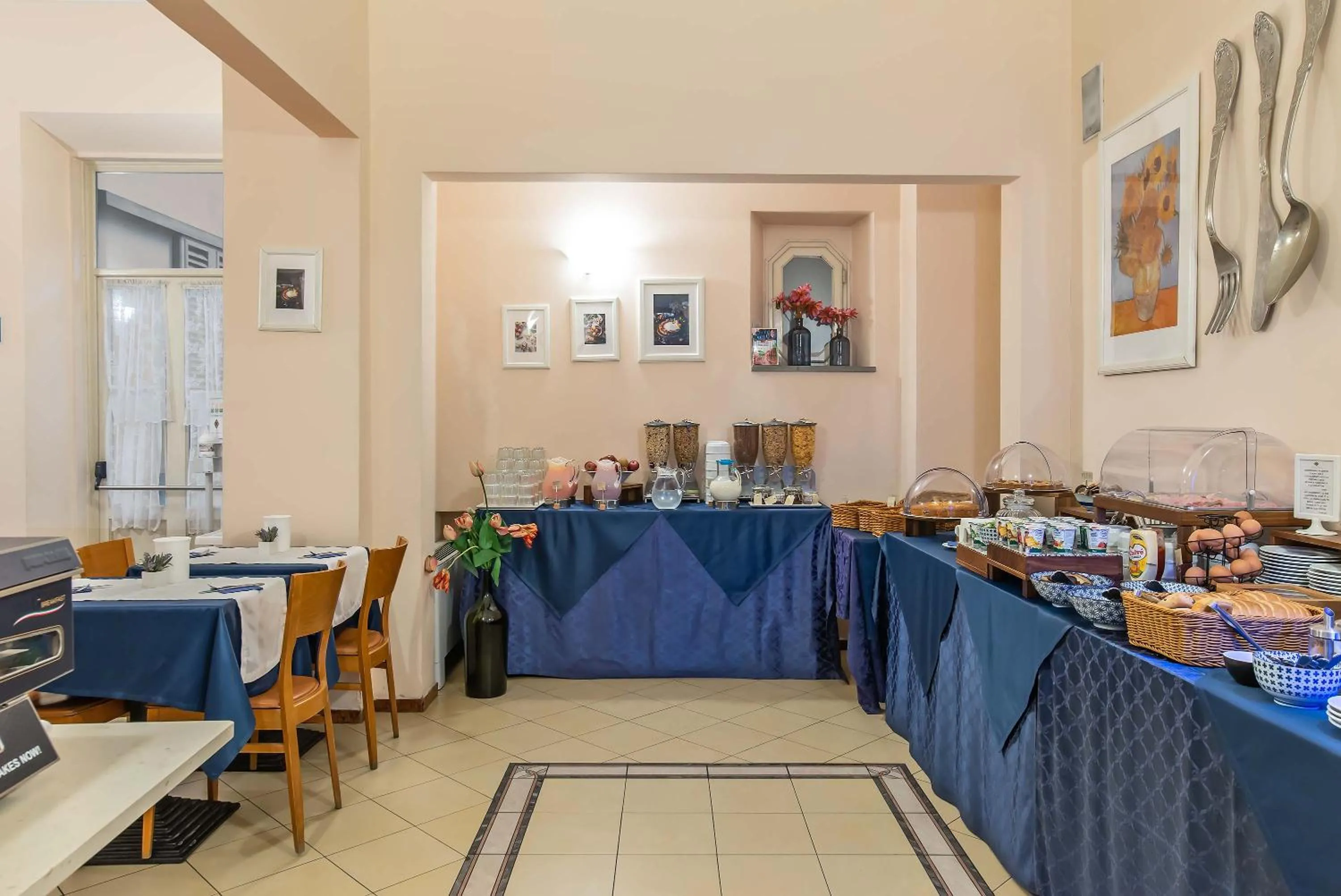 Buffet breakfast in Hotel Bonifacio