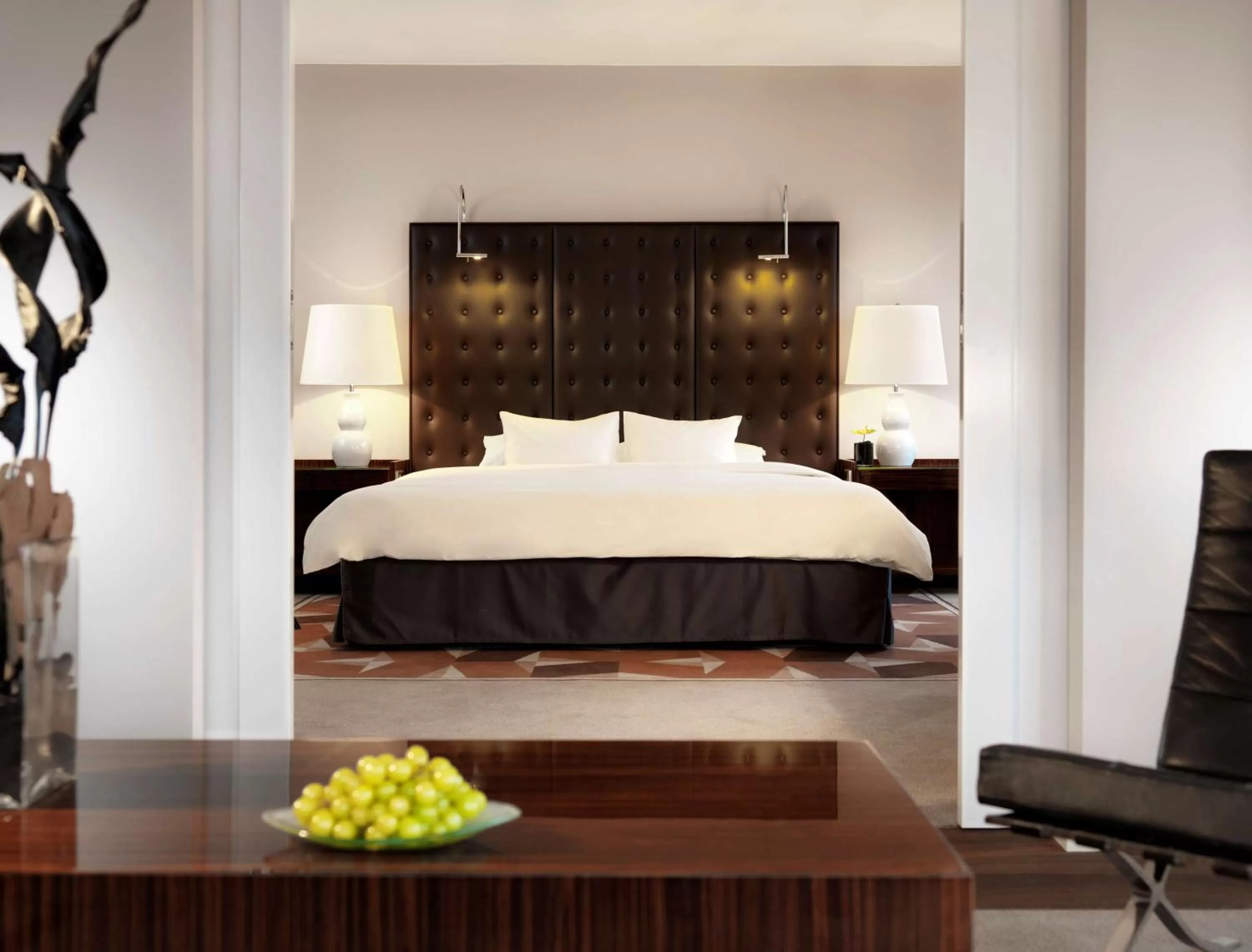 Photo of the whole room, Bed in Hyatt Regency Köln