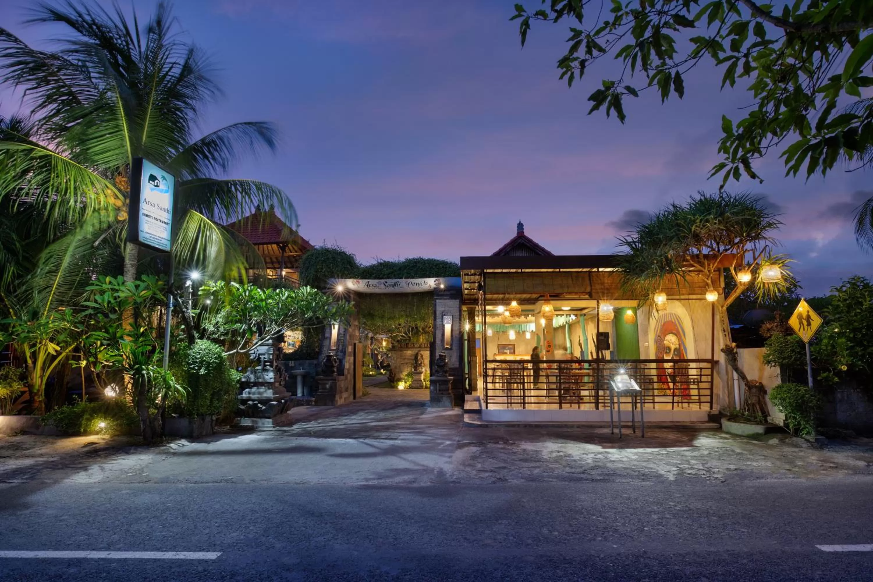 Restaurant/places to eat in Hotel Arsa Santhi Nusa Penida