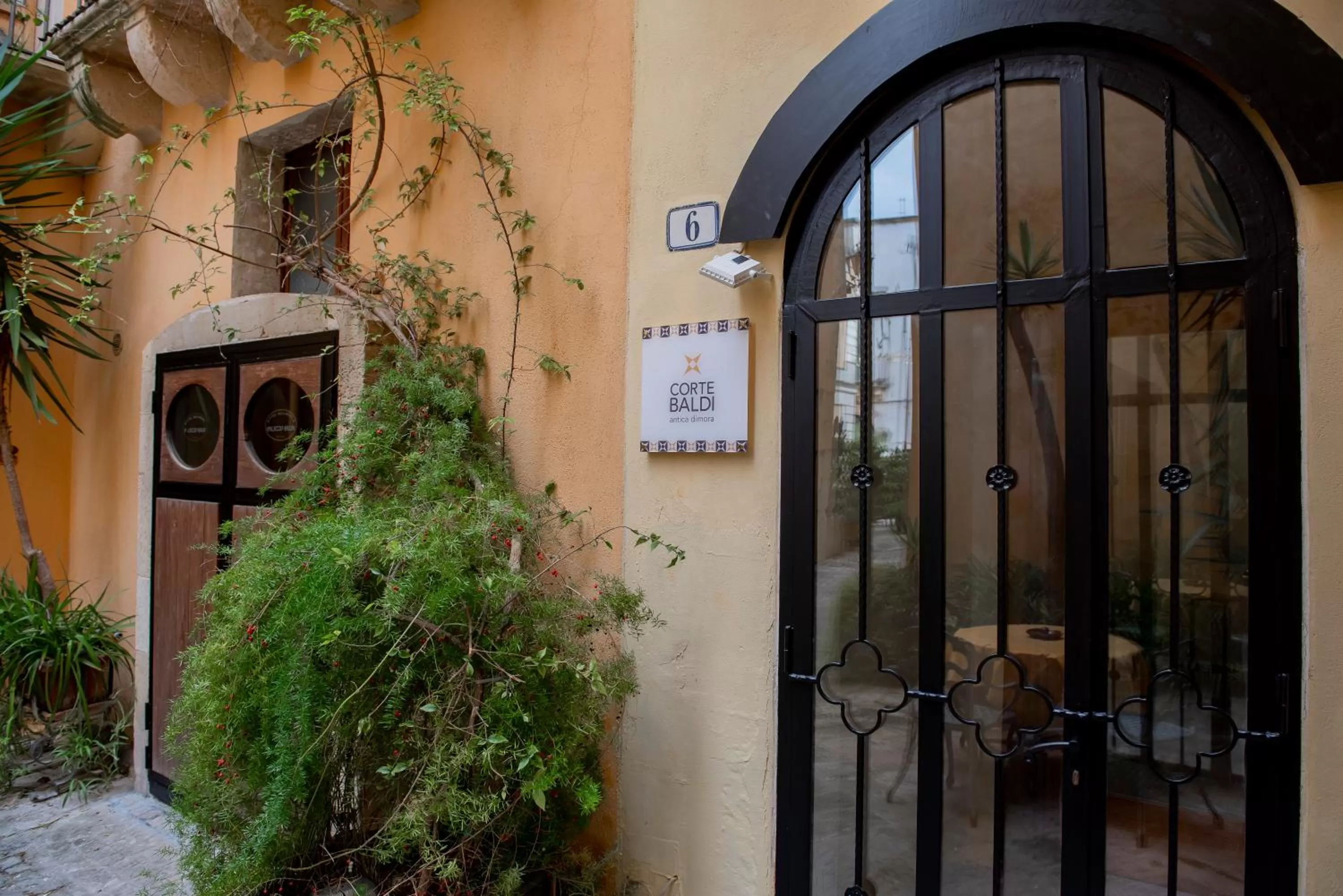 Facade/entrance in Corte Baldi