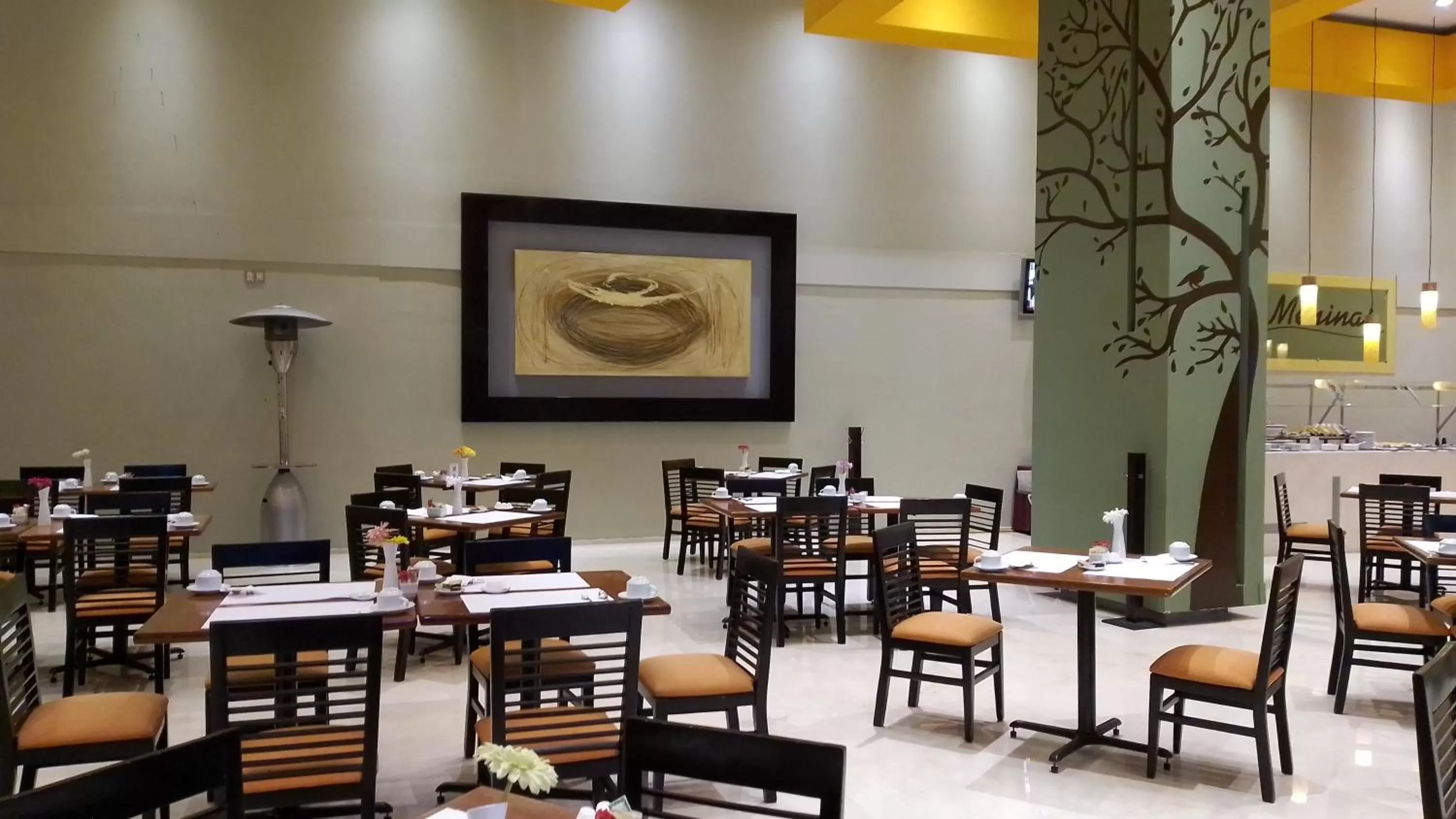 Restaurant/places to eat in Holiday Inn Puebla Finsa by IHG