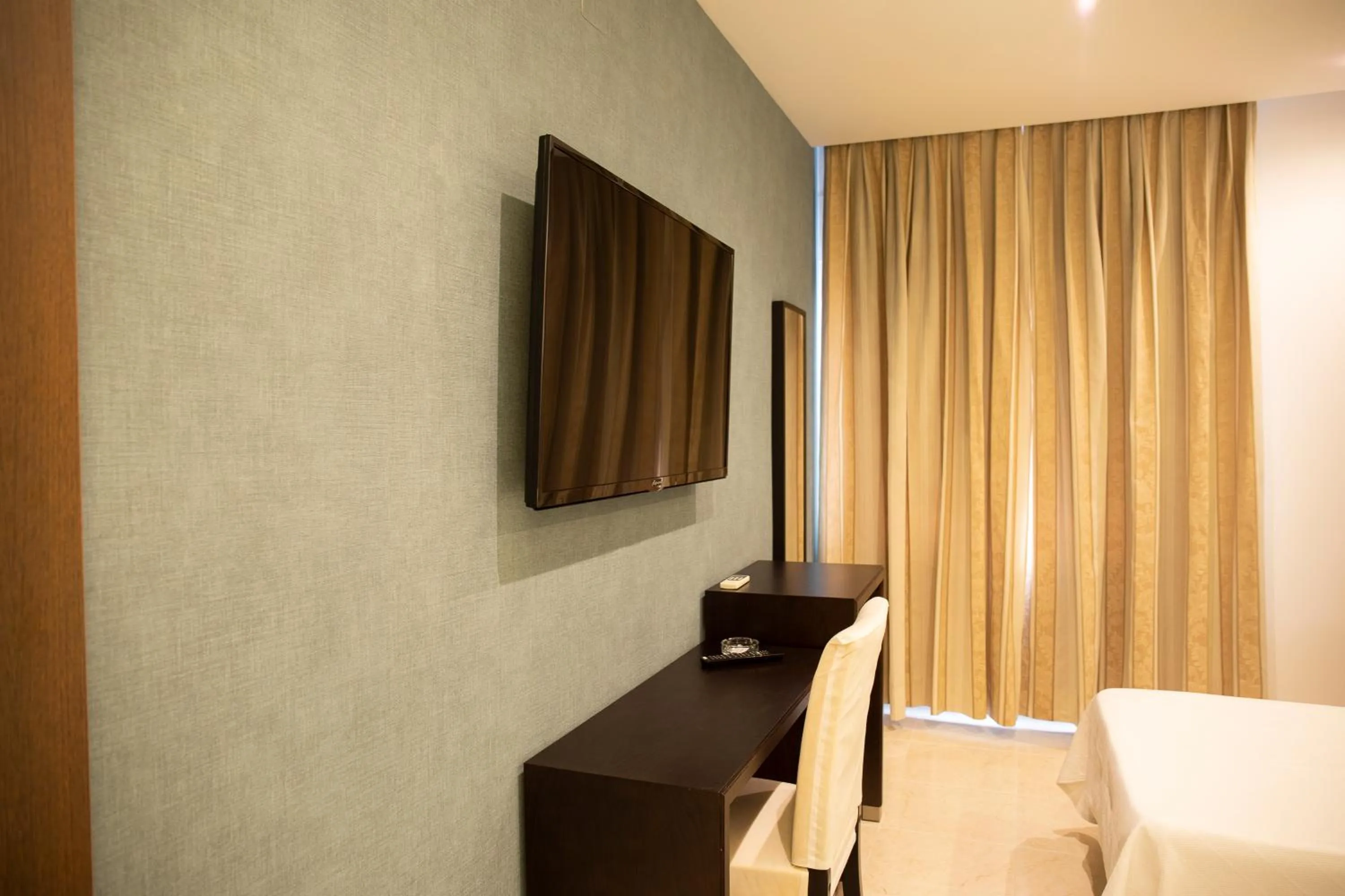 Bed in Hotel El Mesón