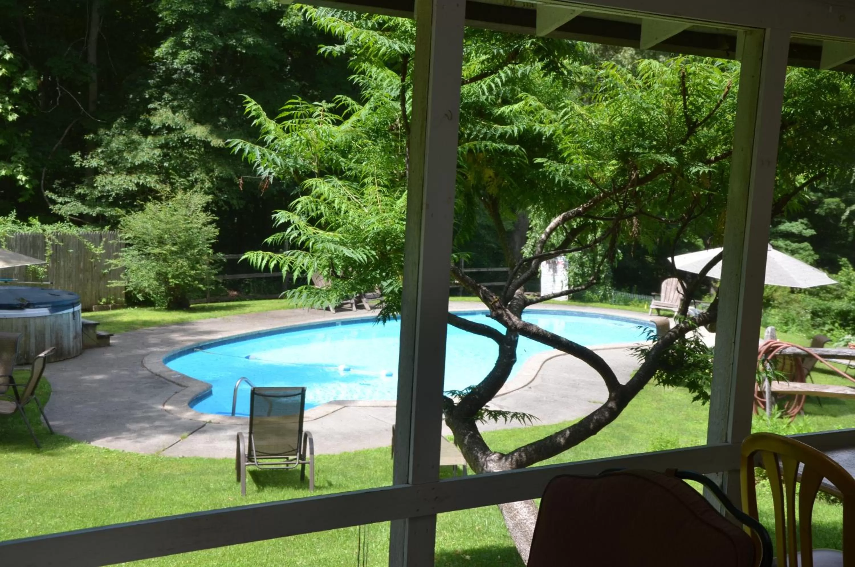 Balcony/Terrace, Swimming Pool in Cornwall Inn