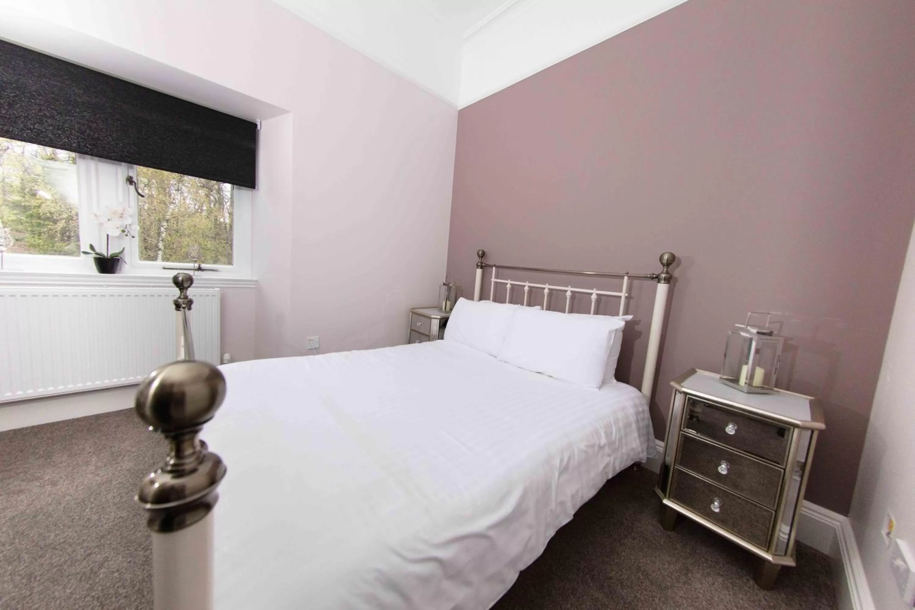 Bed in Inglewood House and Spa