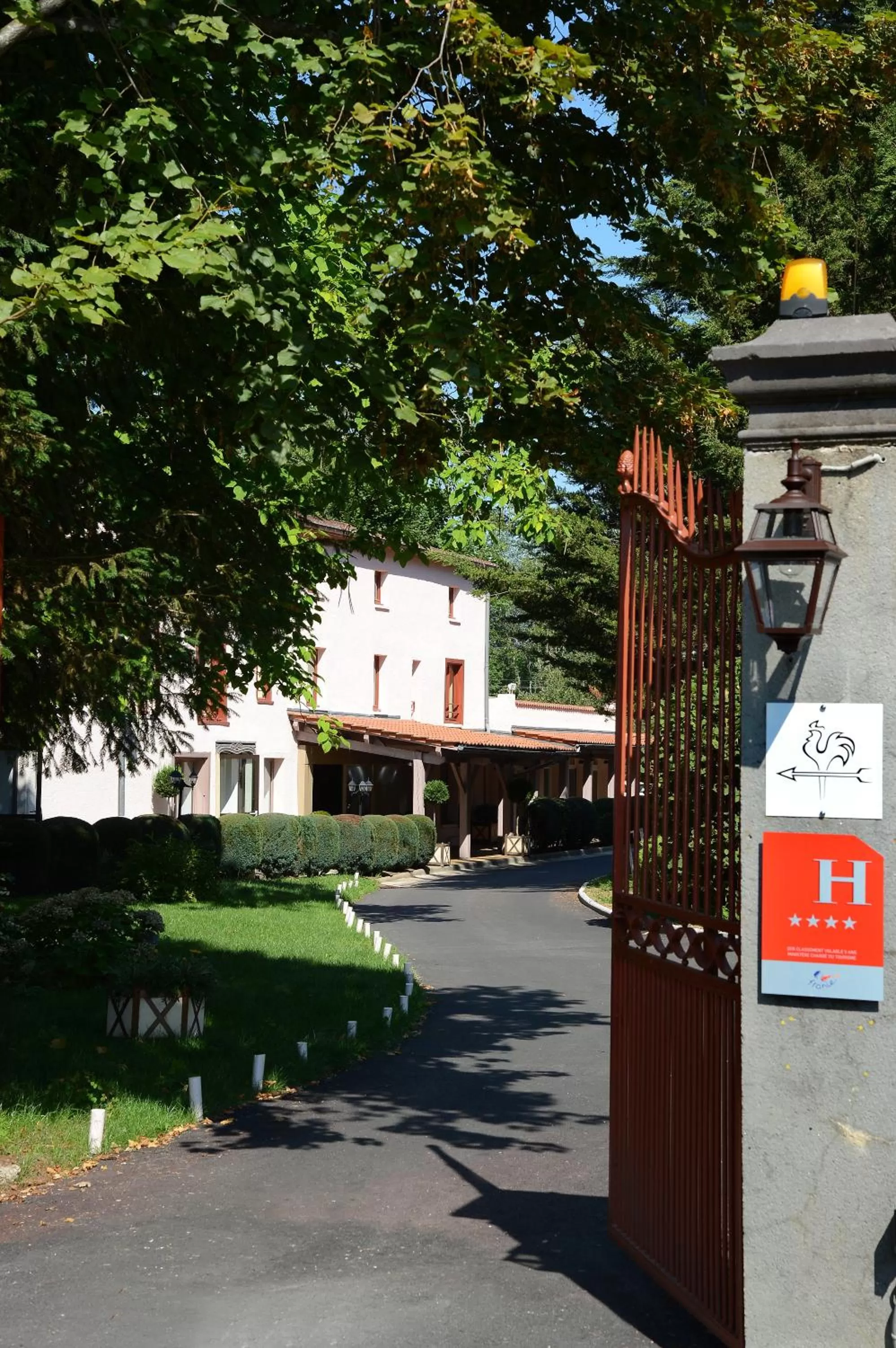 Facade/entrance in Clos St Eloi, The Originals Relais (Relais du Silence)