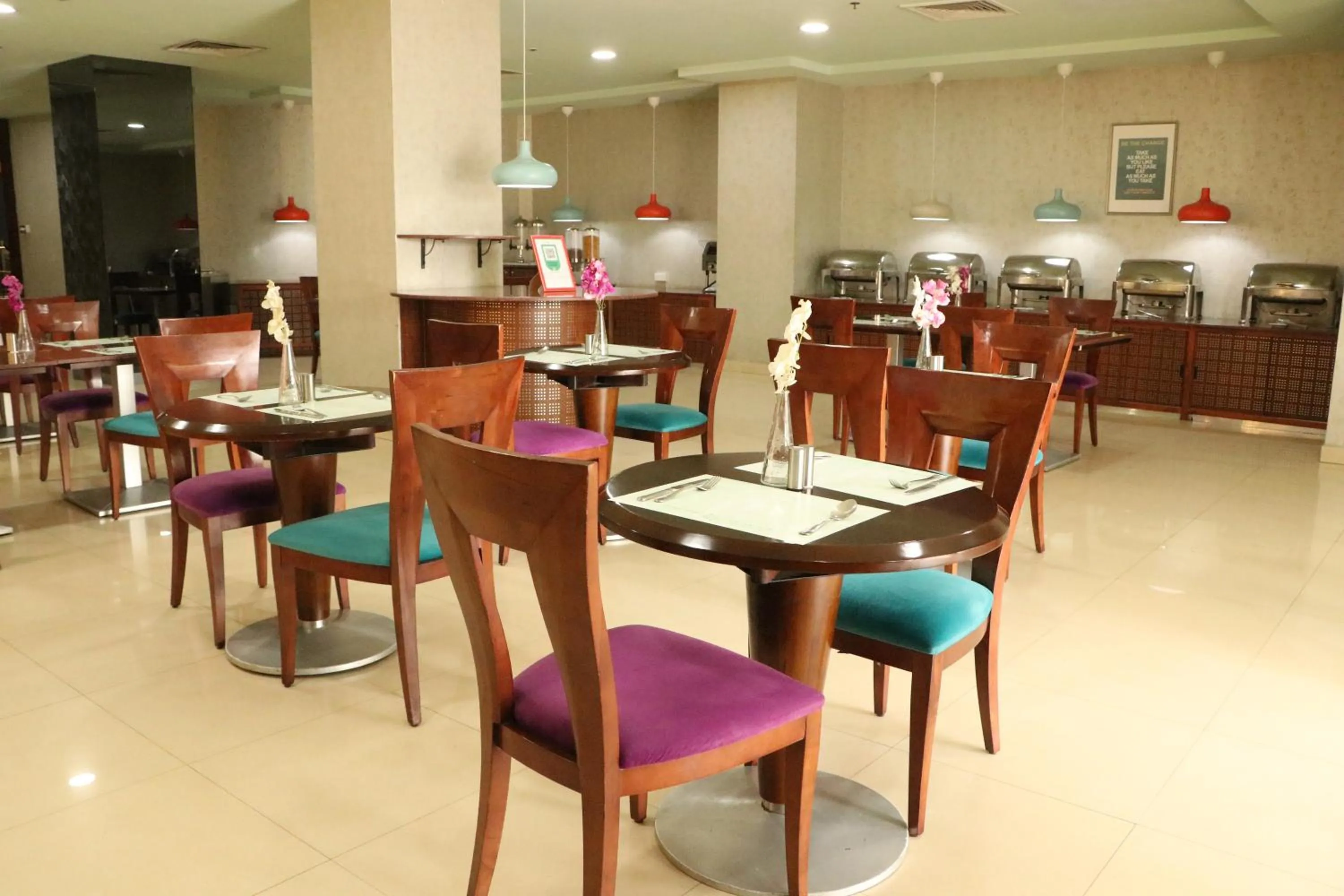 Restaurant/places to eat in Al Manar Grand Hotel Apartment
