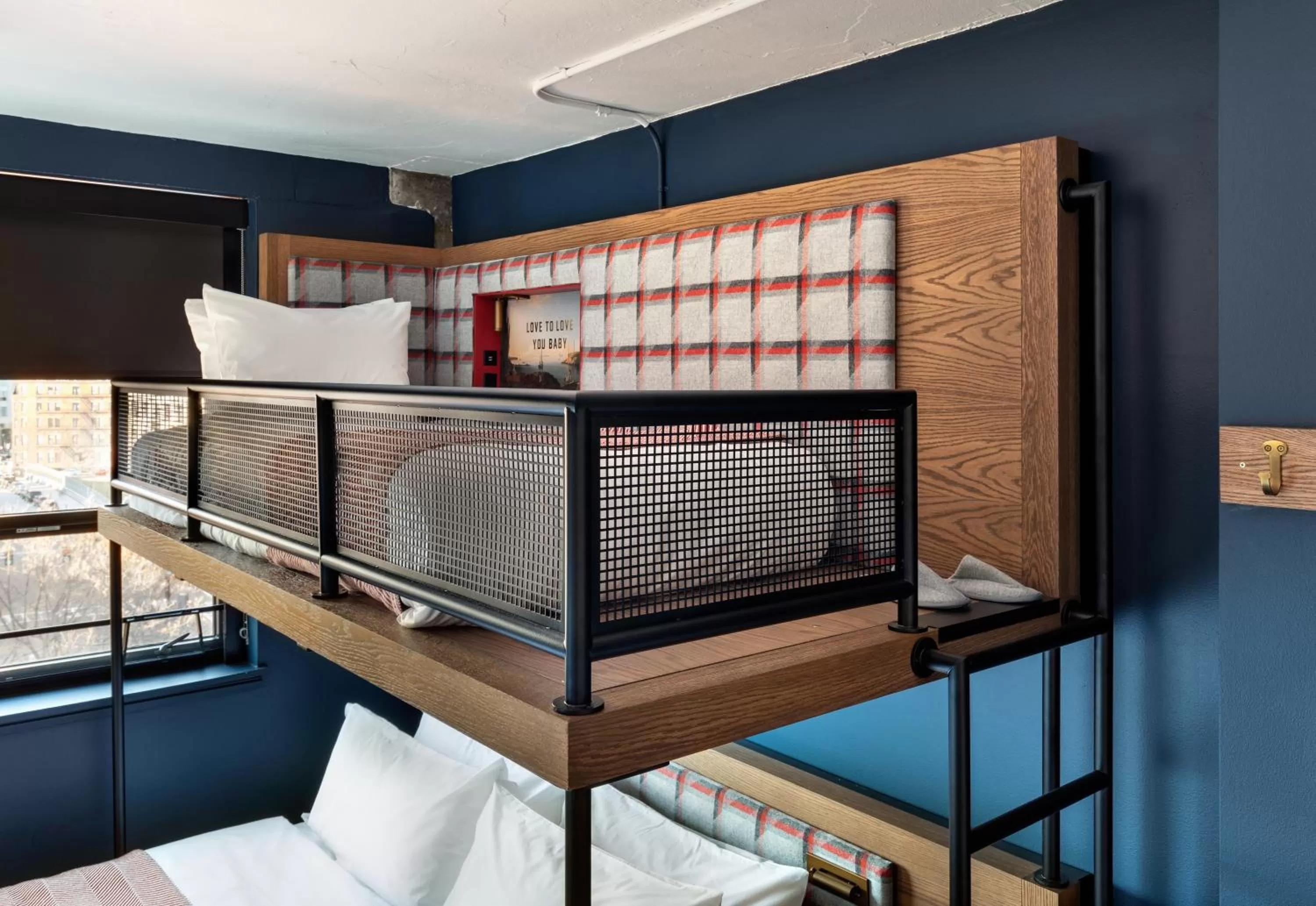 bunk bed, Bed in The Revolution Hotel