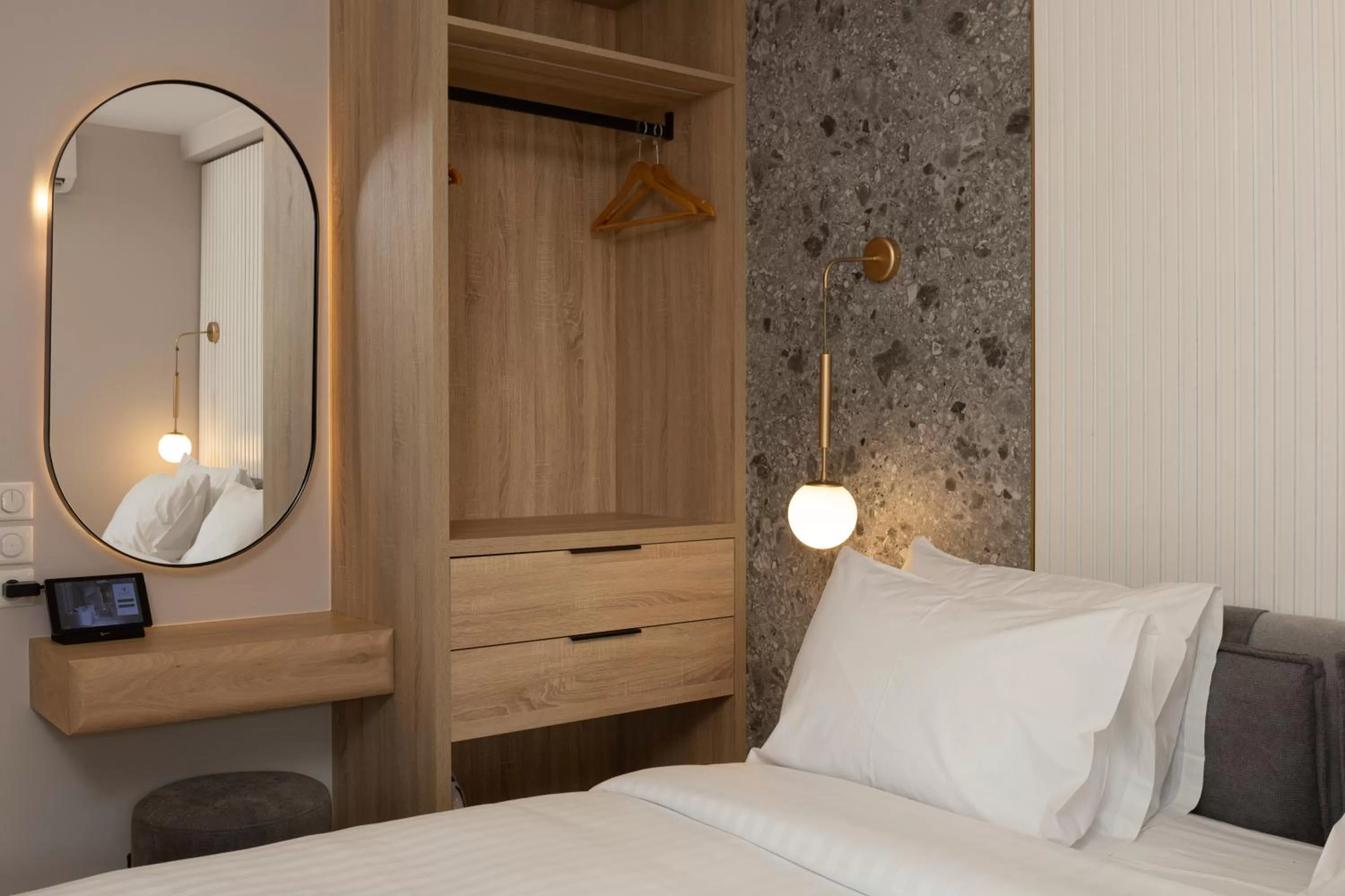 Bed in LUX&EASY Athens Downtown Residences