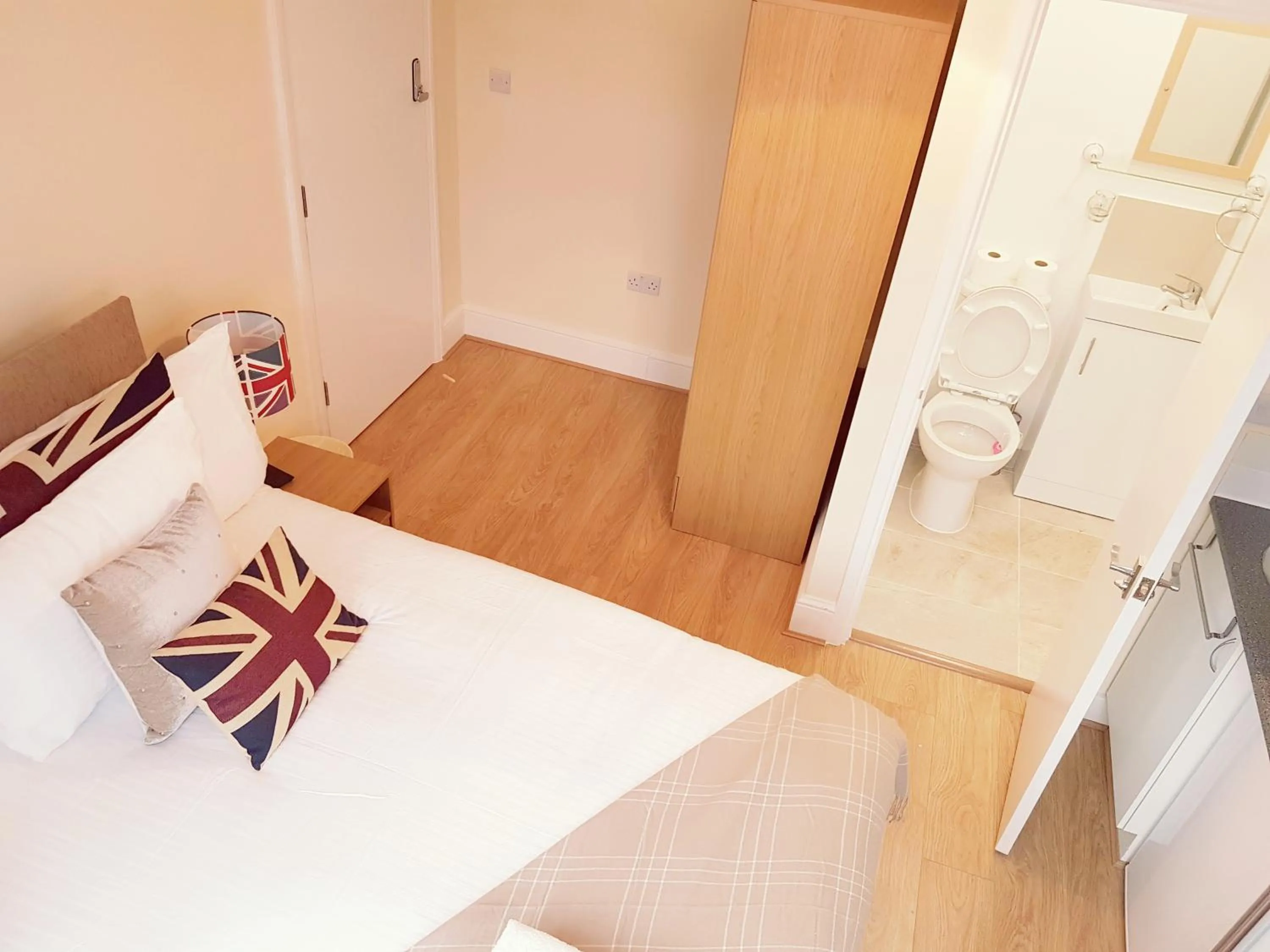 Bedroom, Bed in Kathleen House Plus