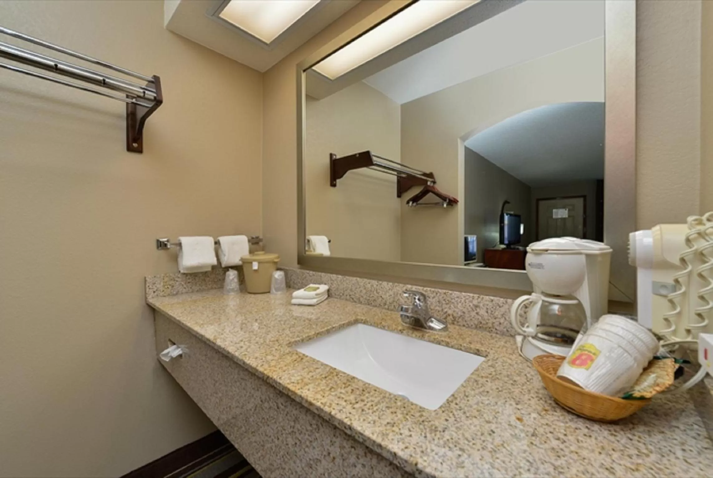 King Room - Smoking  in Super 8 by Wyndham Clarksville Northeast