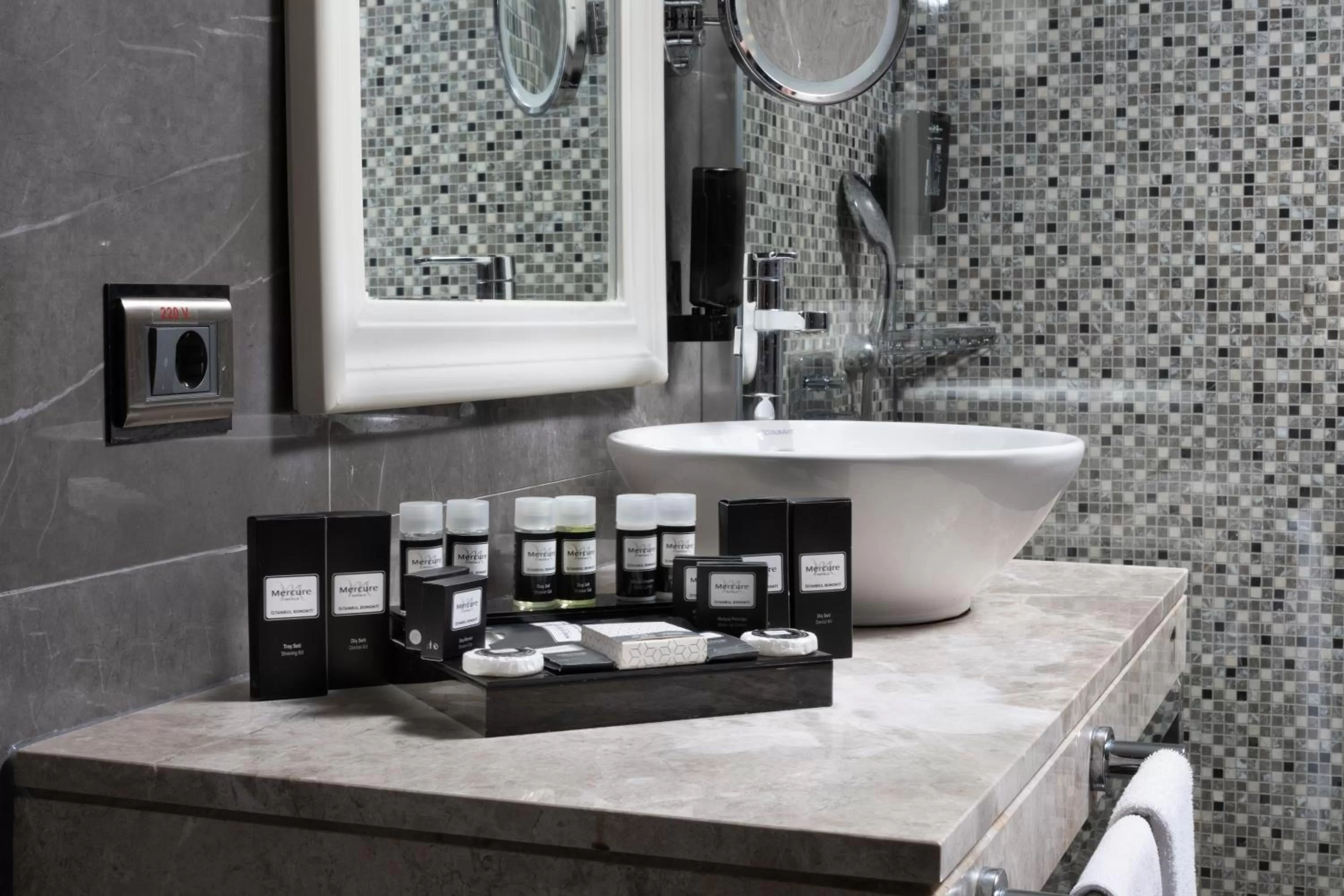 Bathroom in Mercure Istanbul Bomonti