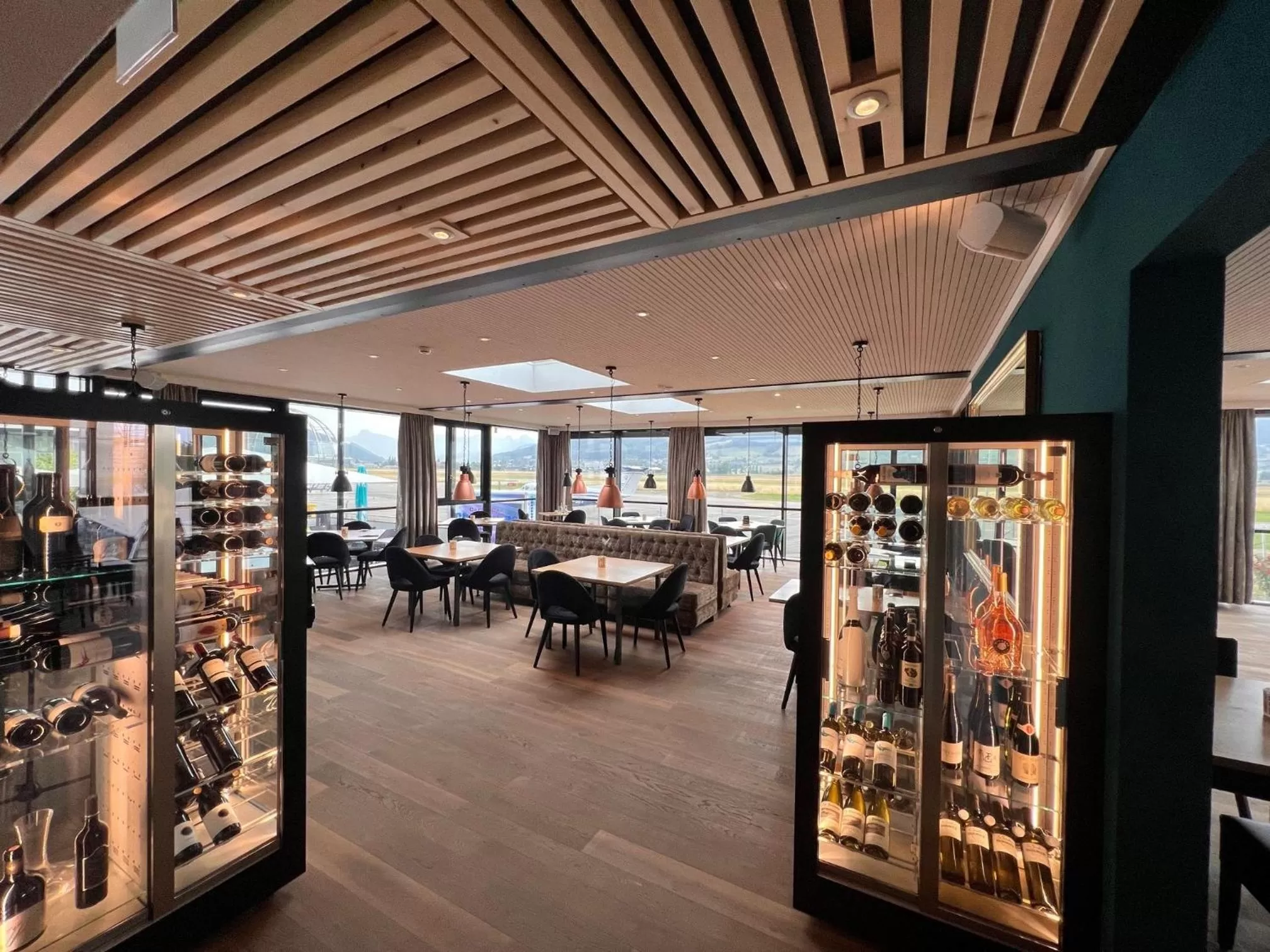 Restaurant/places to eat in AMANTE Hotel