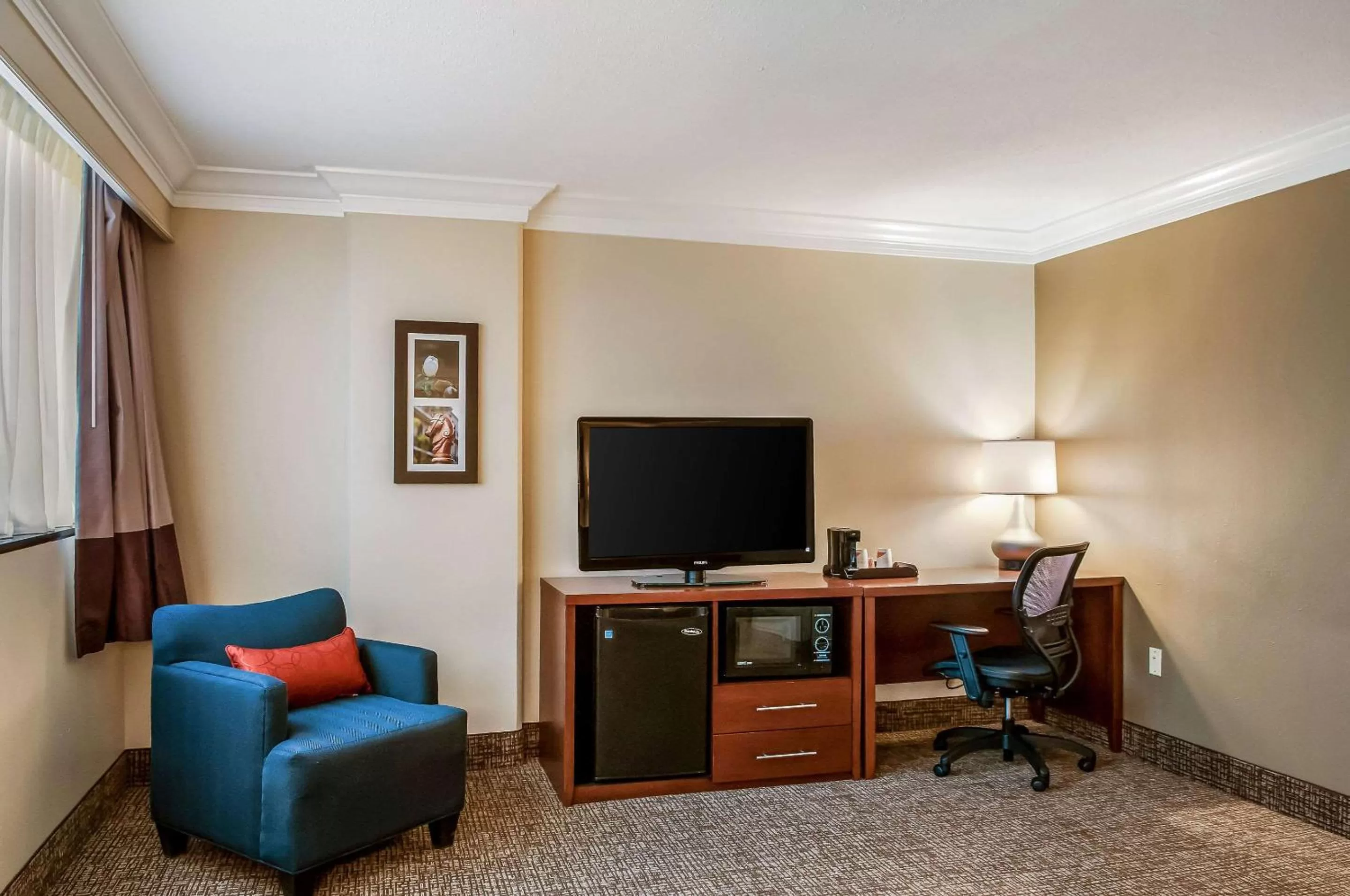 Photo of the whole room in Comfort Inn & Suites At Copeland Tower