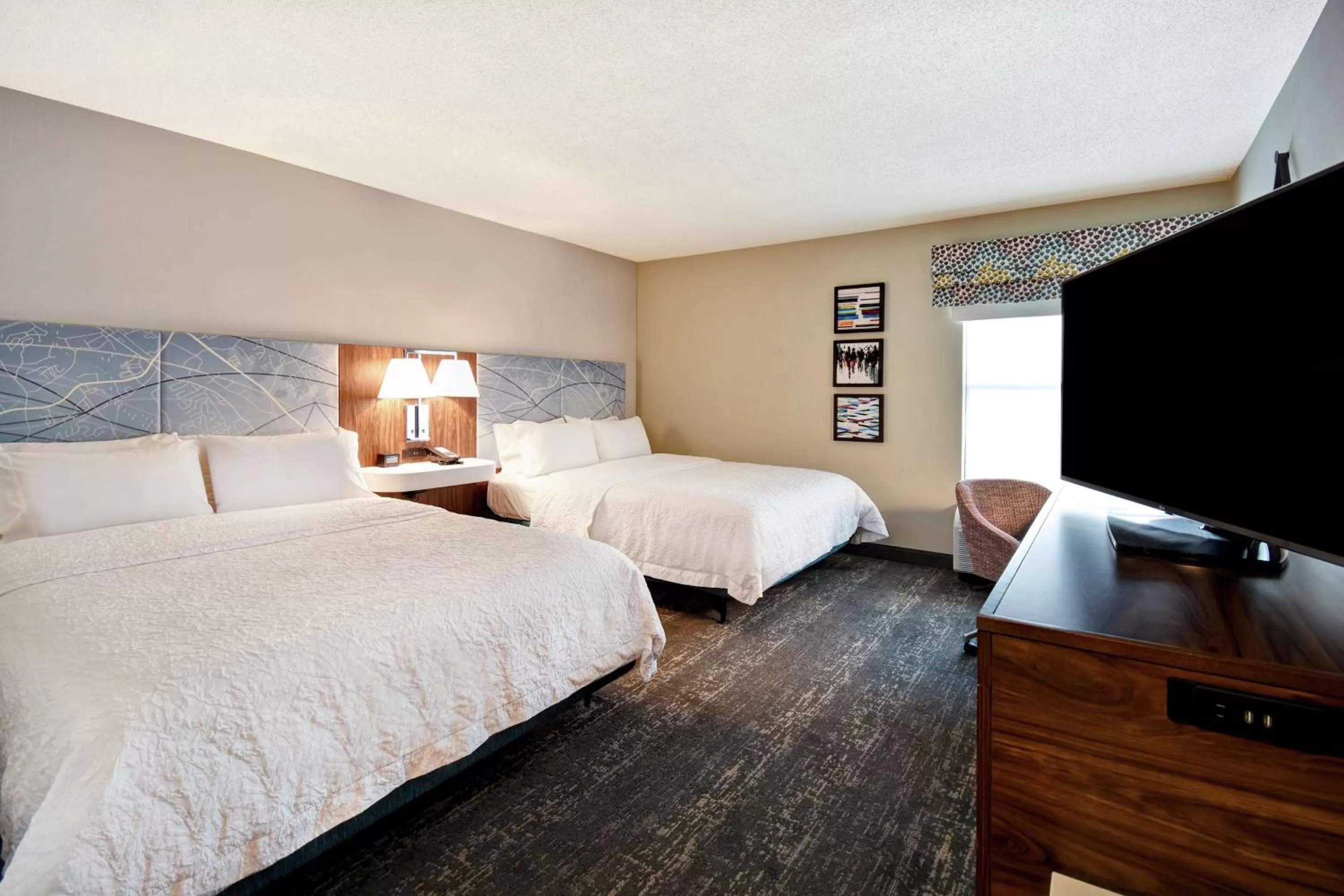 Bedroom, Bed in Hampton Inn Atlanta-Mall Of Georgia