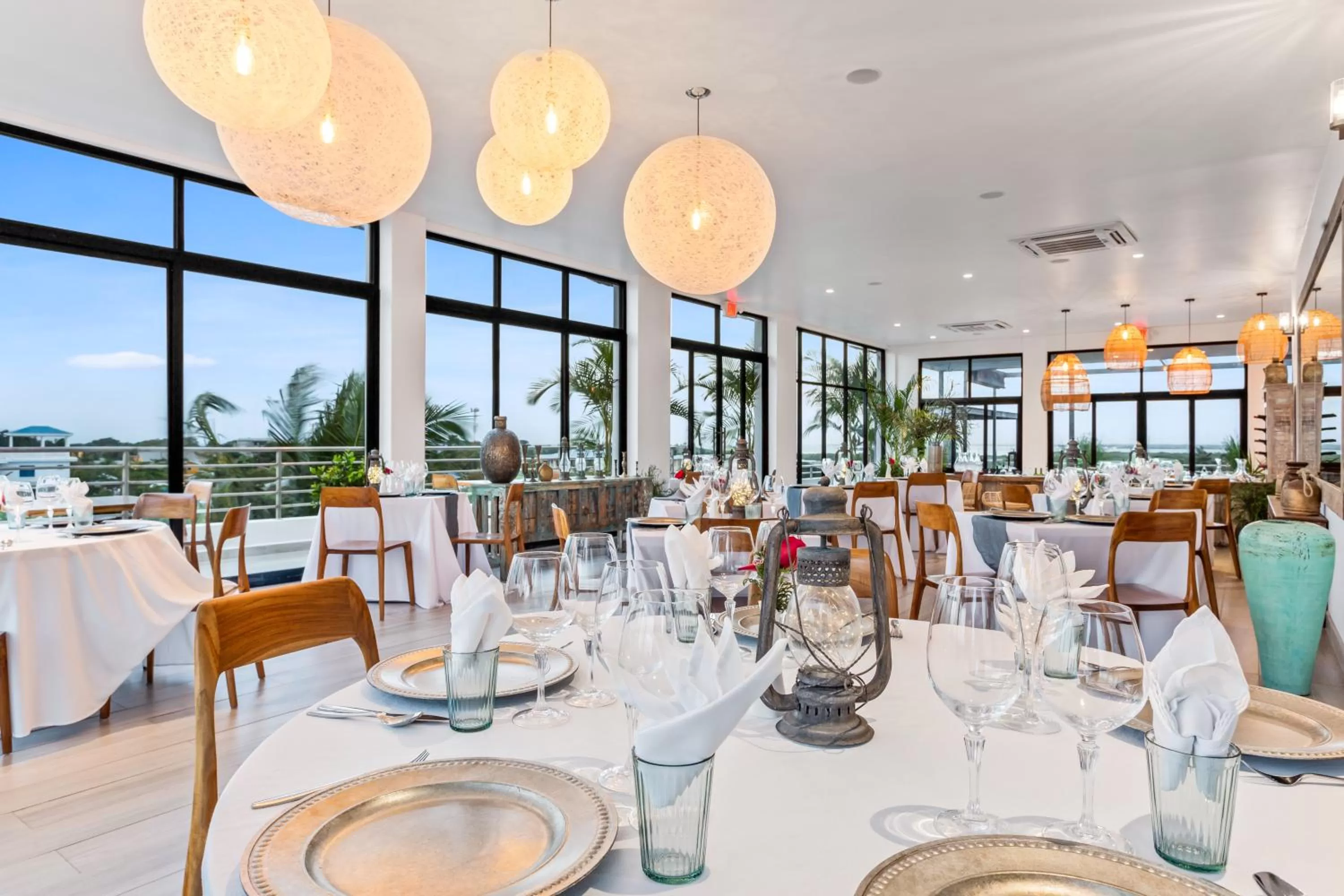 Restaurant/places to eat in The Ellysian Boutique Hotel