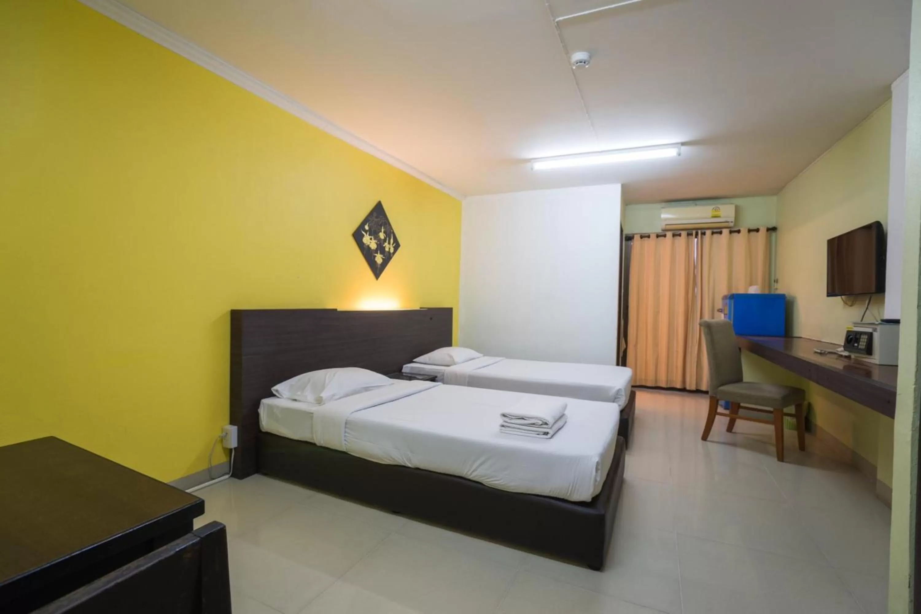 Bedroom, Bed in Smith Residence