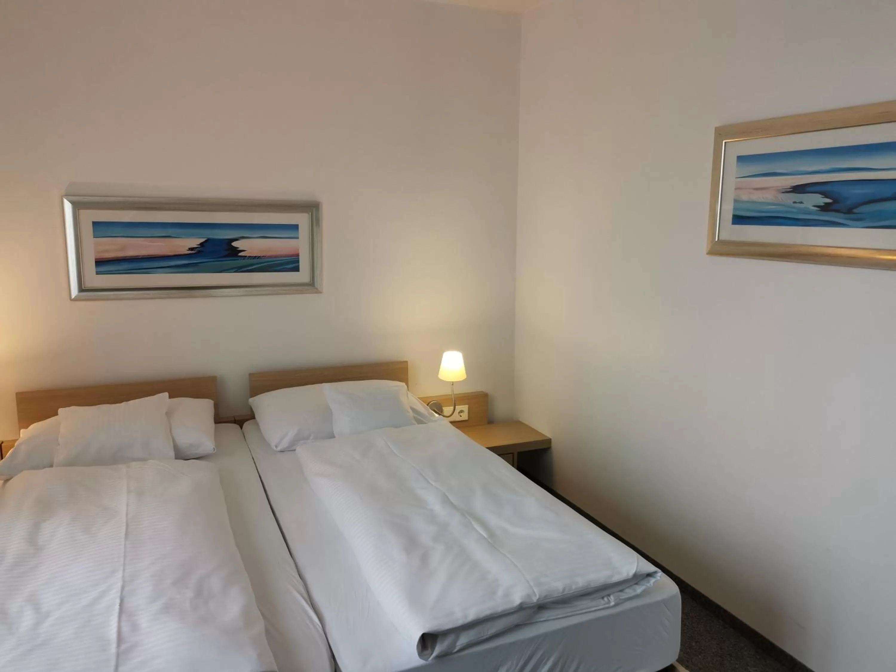 Photo of the whole room, Bed in Akzent Hotel Körner Hof