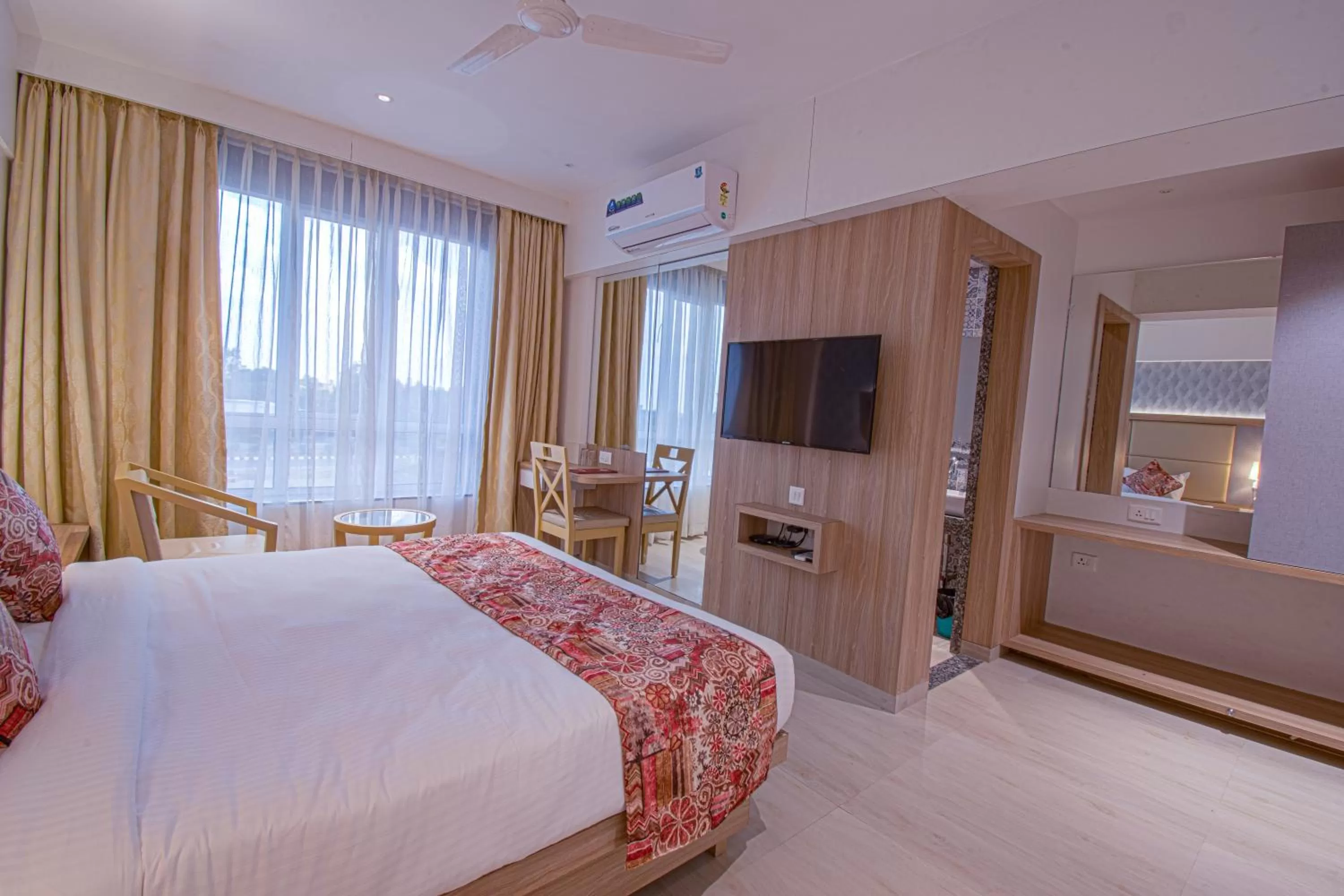 Bedroom, Bed in Hotel Park Tree, NEAR 5 STAR MIDC, KANERIWADI, NH4 GOA HIGHWAY KOLHAPUR