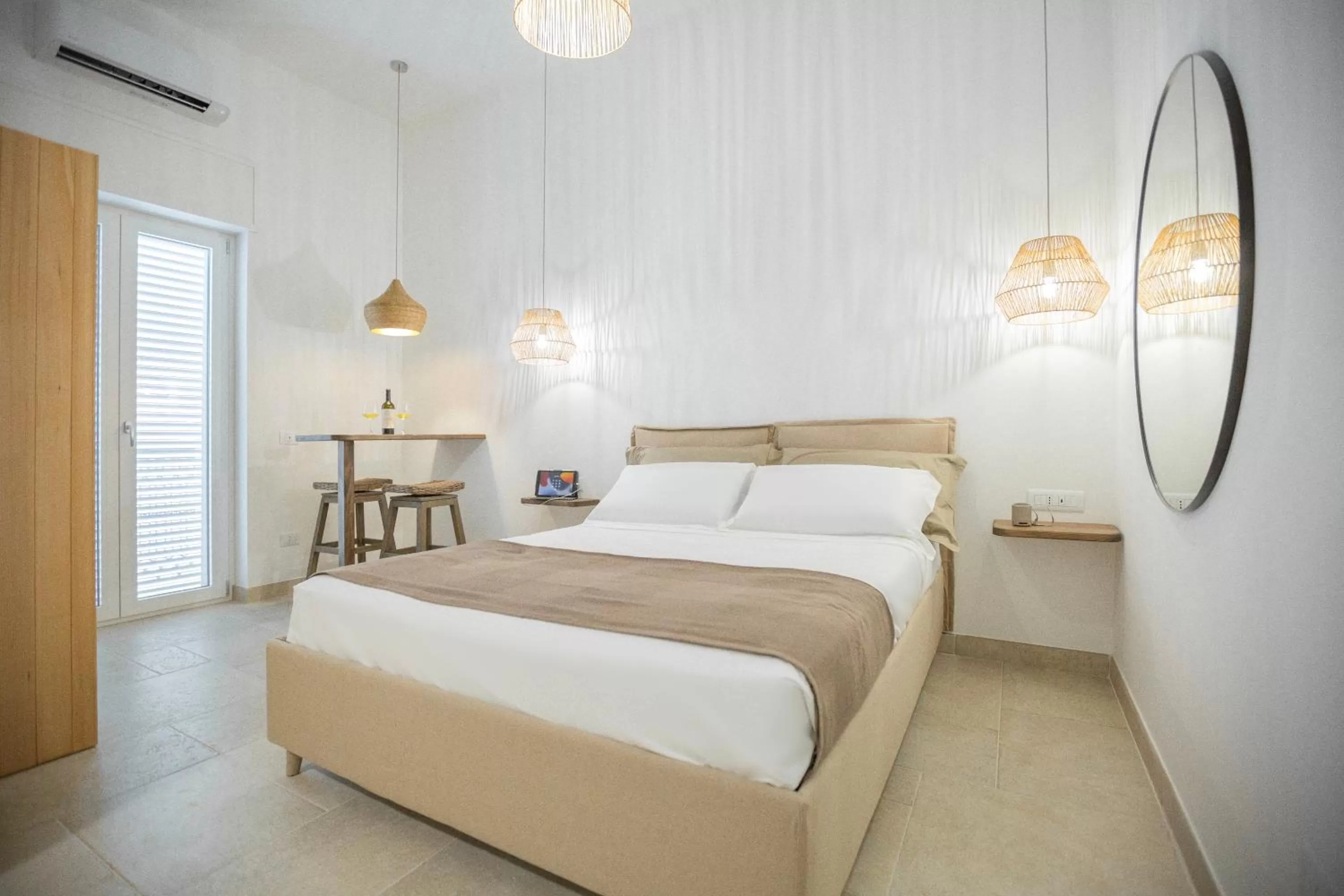 Bed in Filia Solis - Old Town SUITEs & SPA