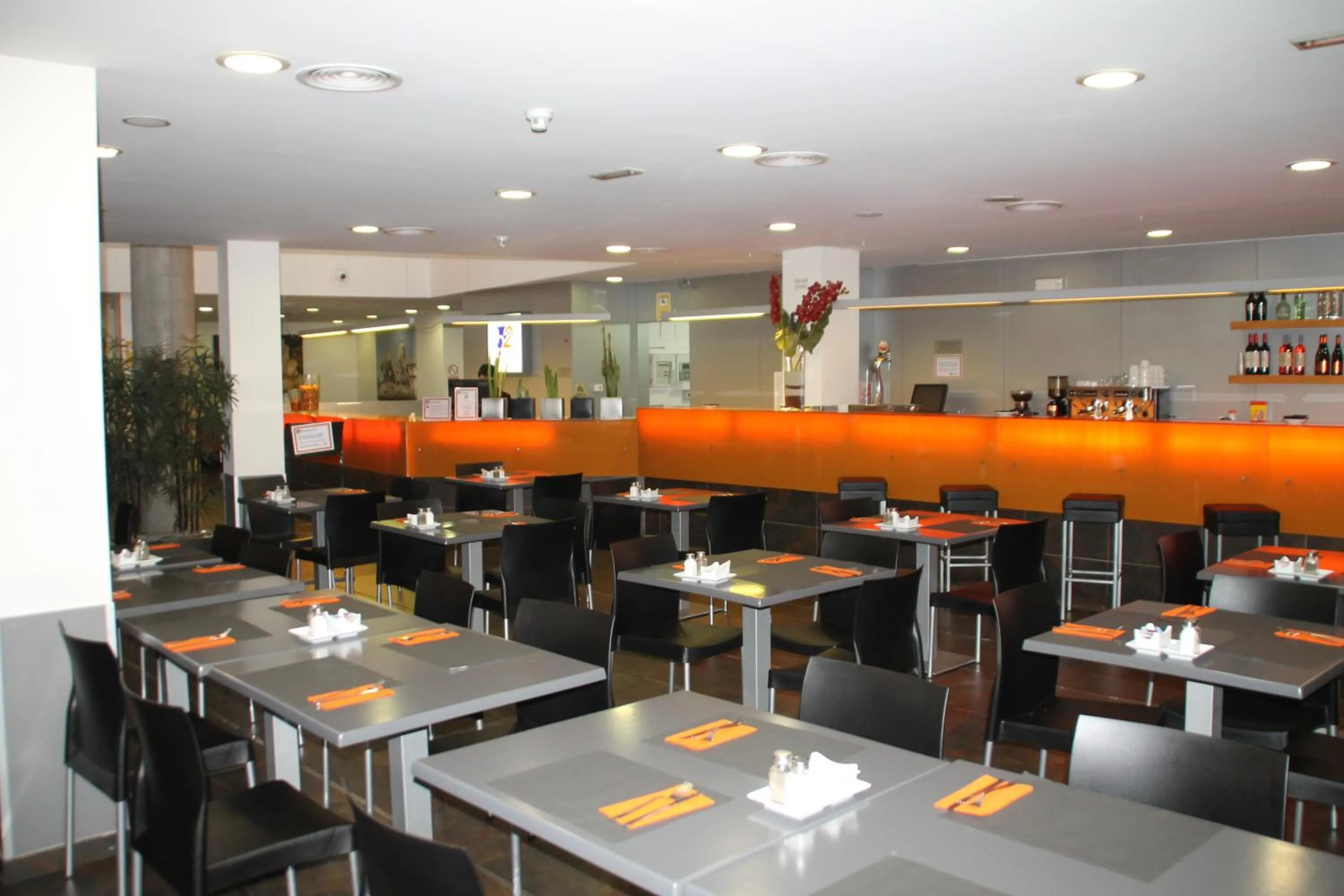 Restaurant/places to eat in H2 Fuenlabrada