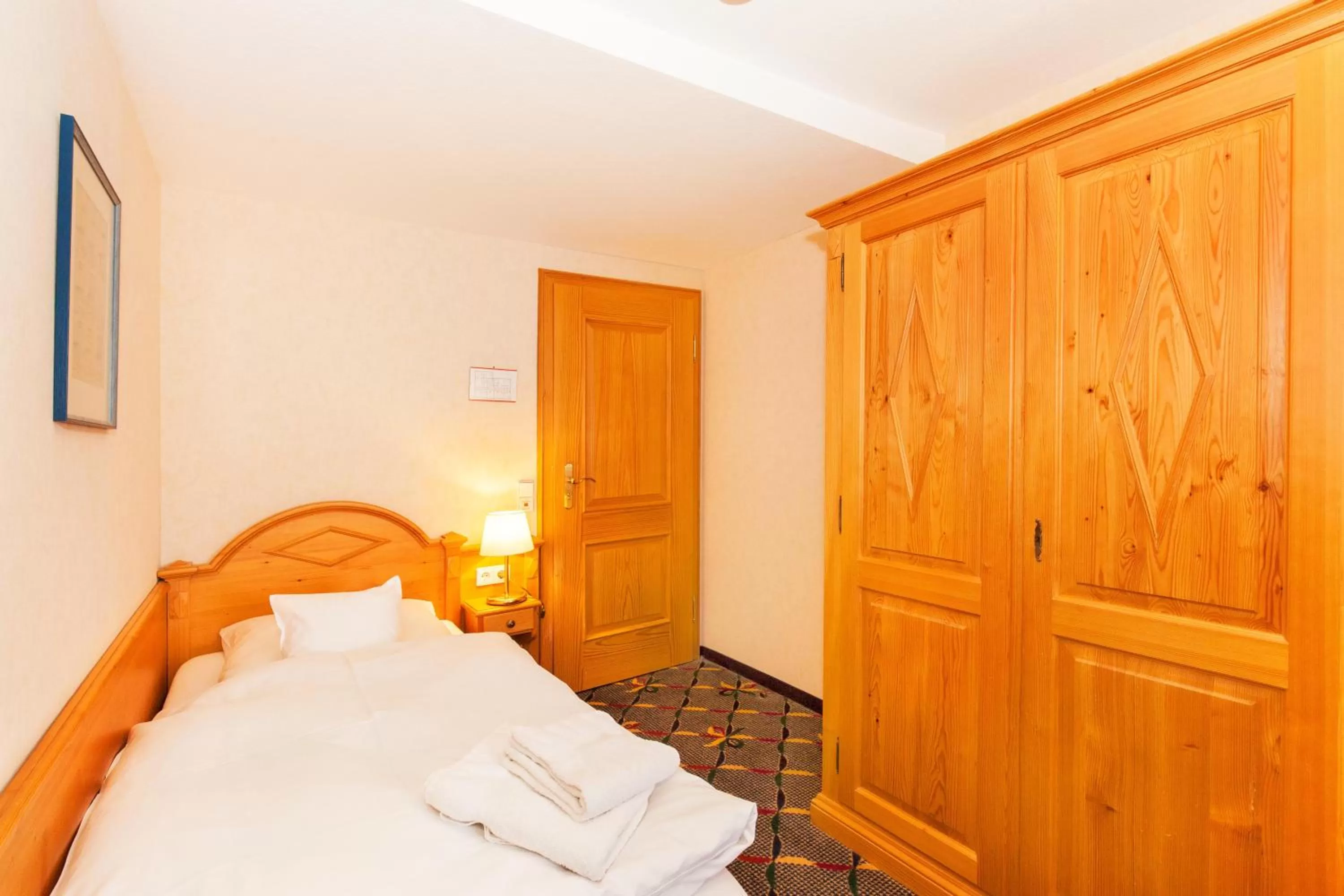 Bed in Landgasthof Hotel Hirsch