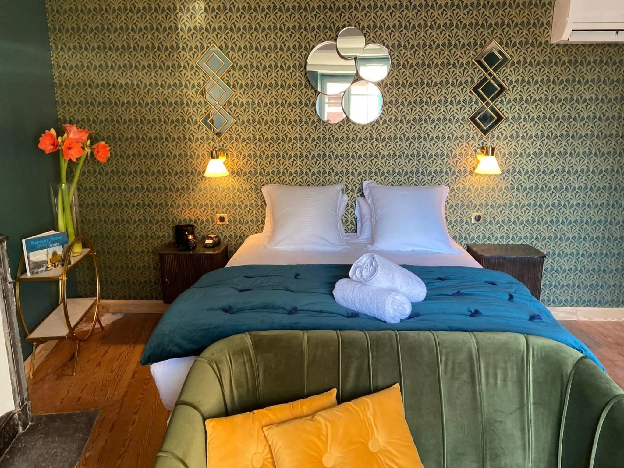 Bedroom, Bed in LA TOUR YVELINE