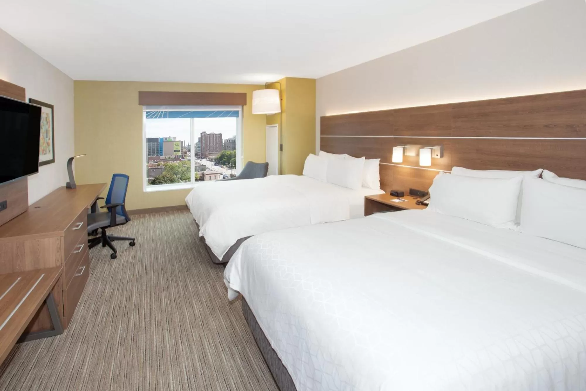 Bed in Holiday Inn Express & Suites Downtown Ottawa East by IHG